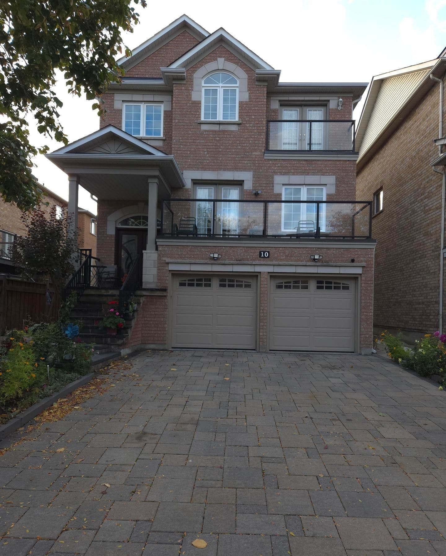 10 Gina Drive, Vaughan, ON L6A 3X2