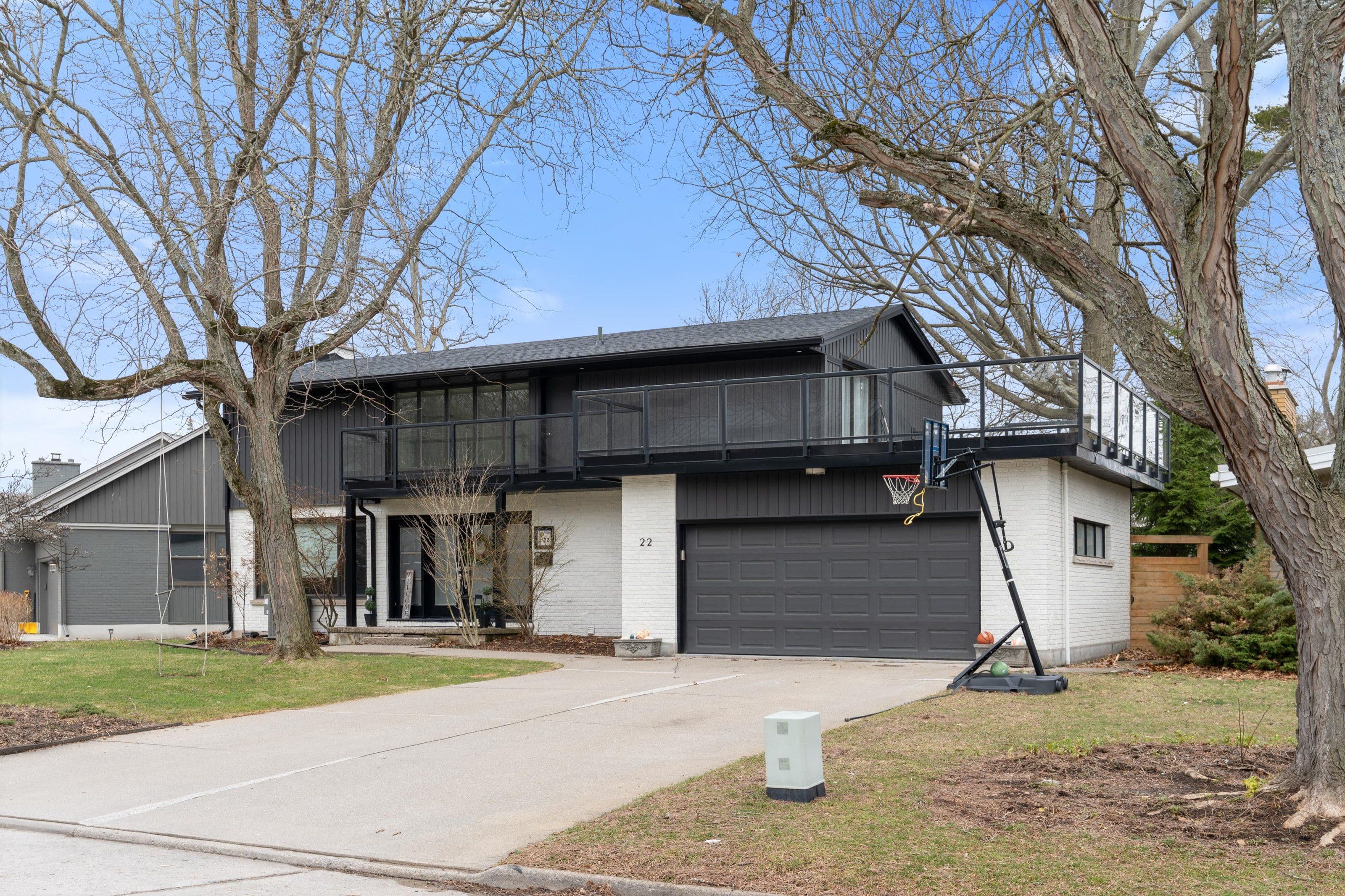 22 Briarfield Crescent, St. Catharines, ON L2T 3T5