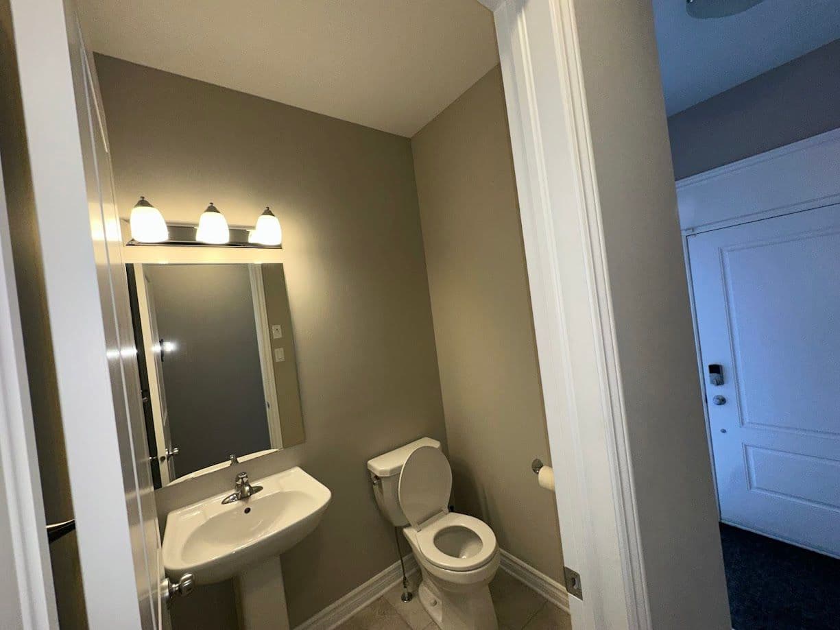 130 Eric Maloney Way, Blossom Park - Airport and Area, ON K1T 0R1