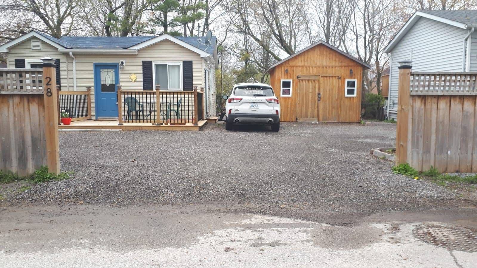 28 & 30 Thompson Drive, Georgina, ON L0E 1L0