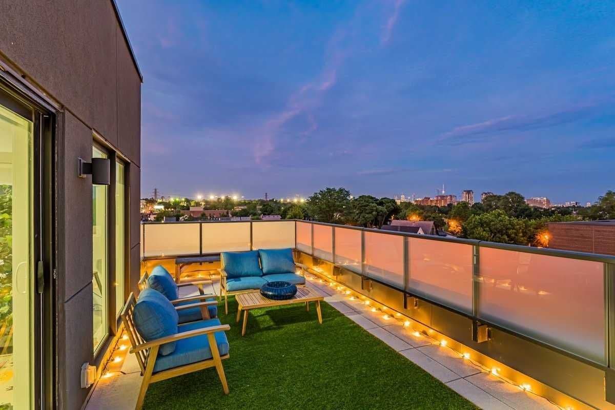 385 Osler Street 502, Toronto W03, ON M6N 0B2