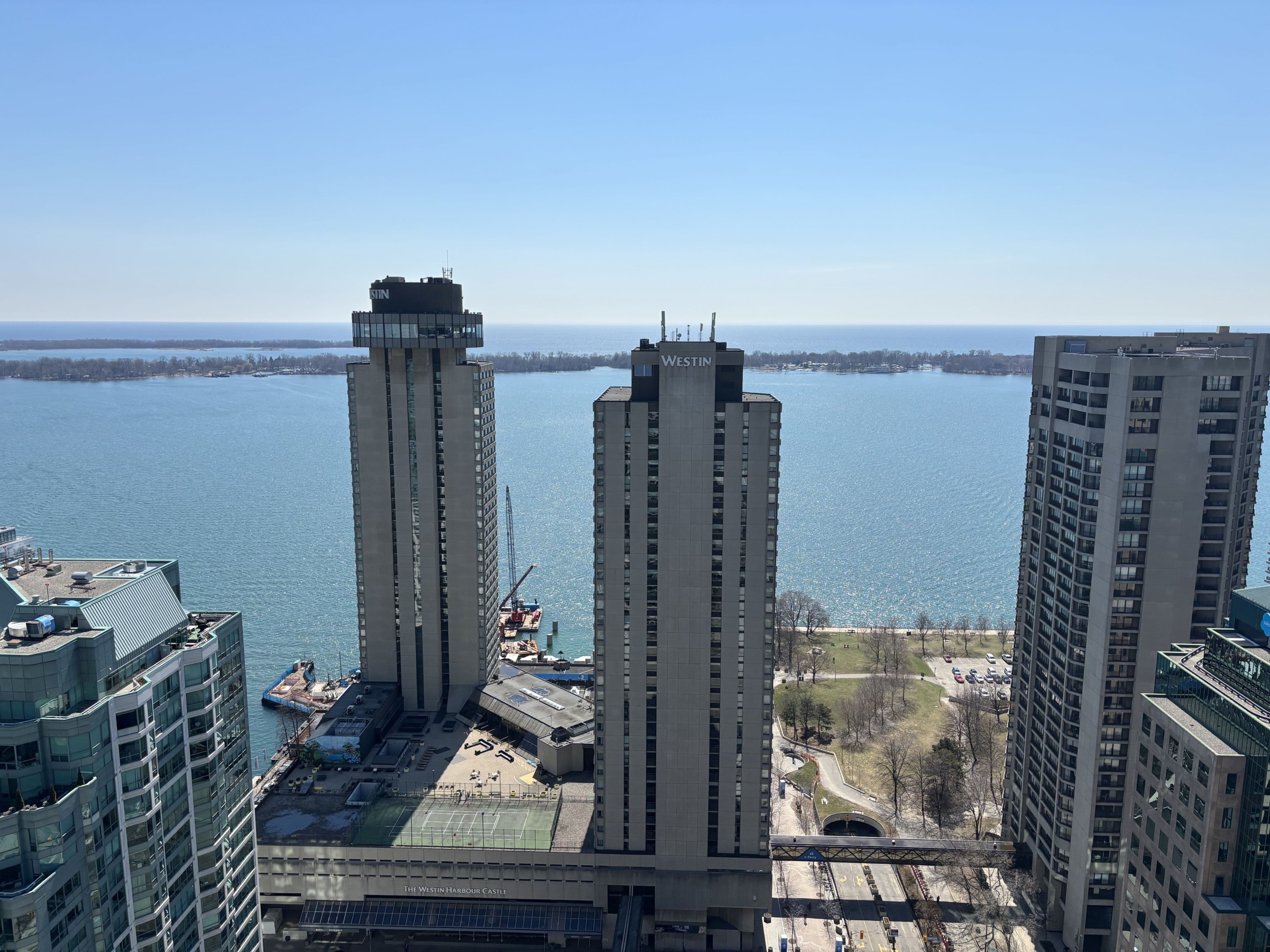 33 Bay Street 3810, Toronto C01, ON M5J 2Z3