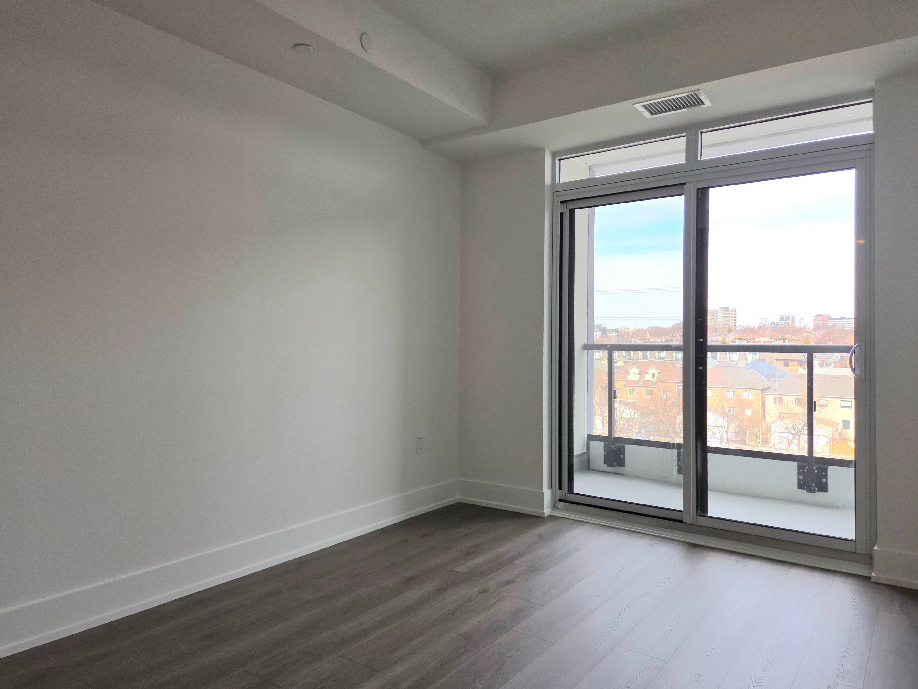 858 Dupont Street 415, Toronto W02, ON M6G 0C1