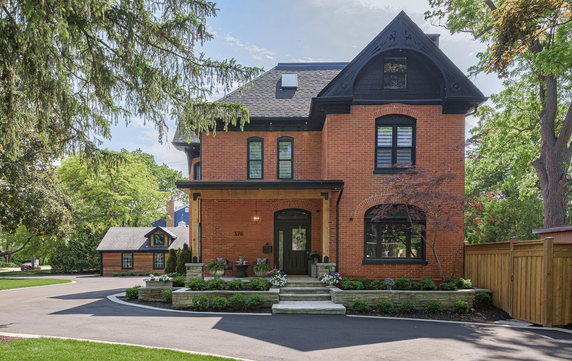 376 Chartwell Road, Oakville, ON L6J 4A3