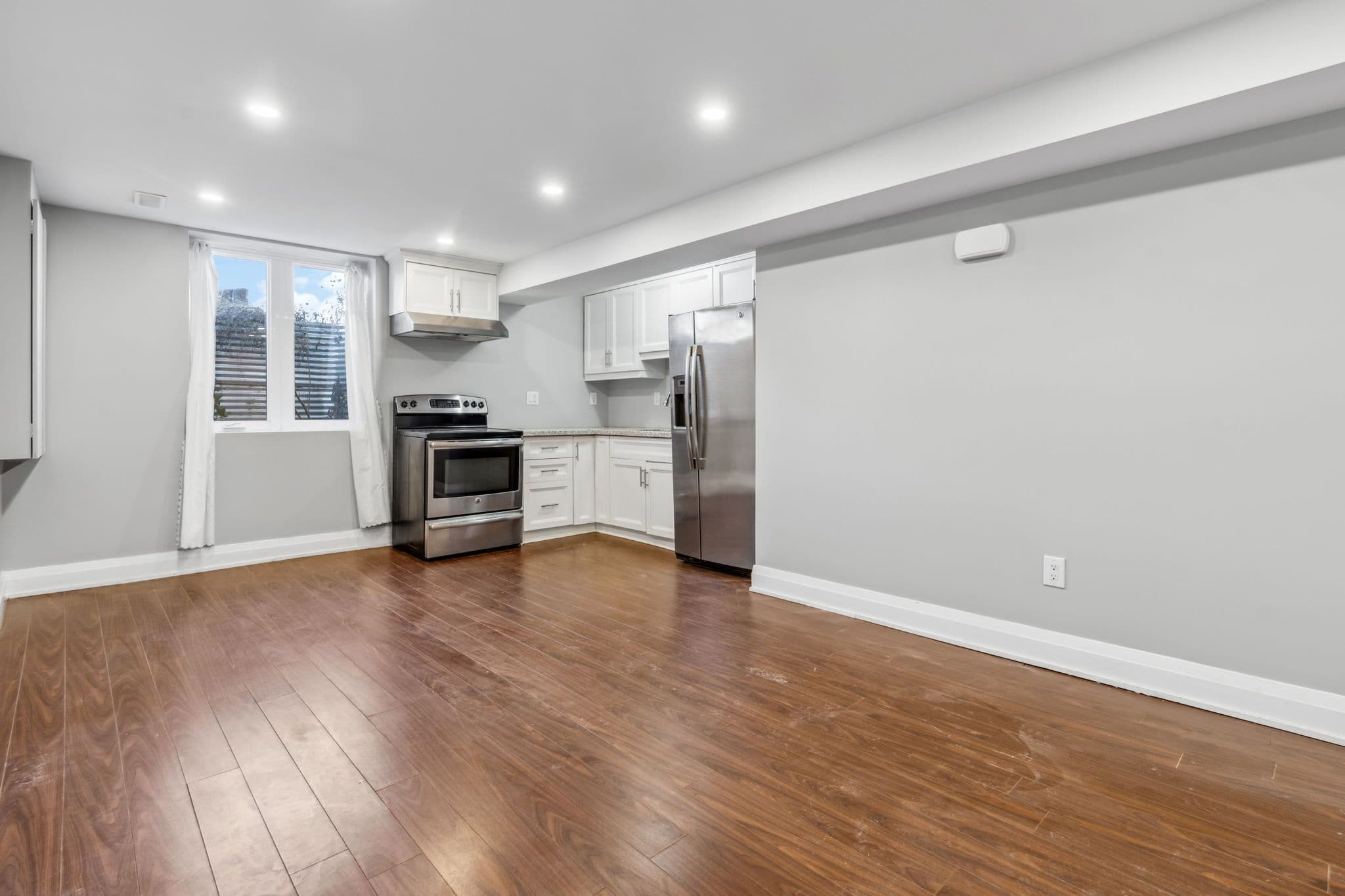 465A Cosburn Avenue Bsmt, Toronto E03, ON M4J 2N5