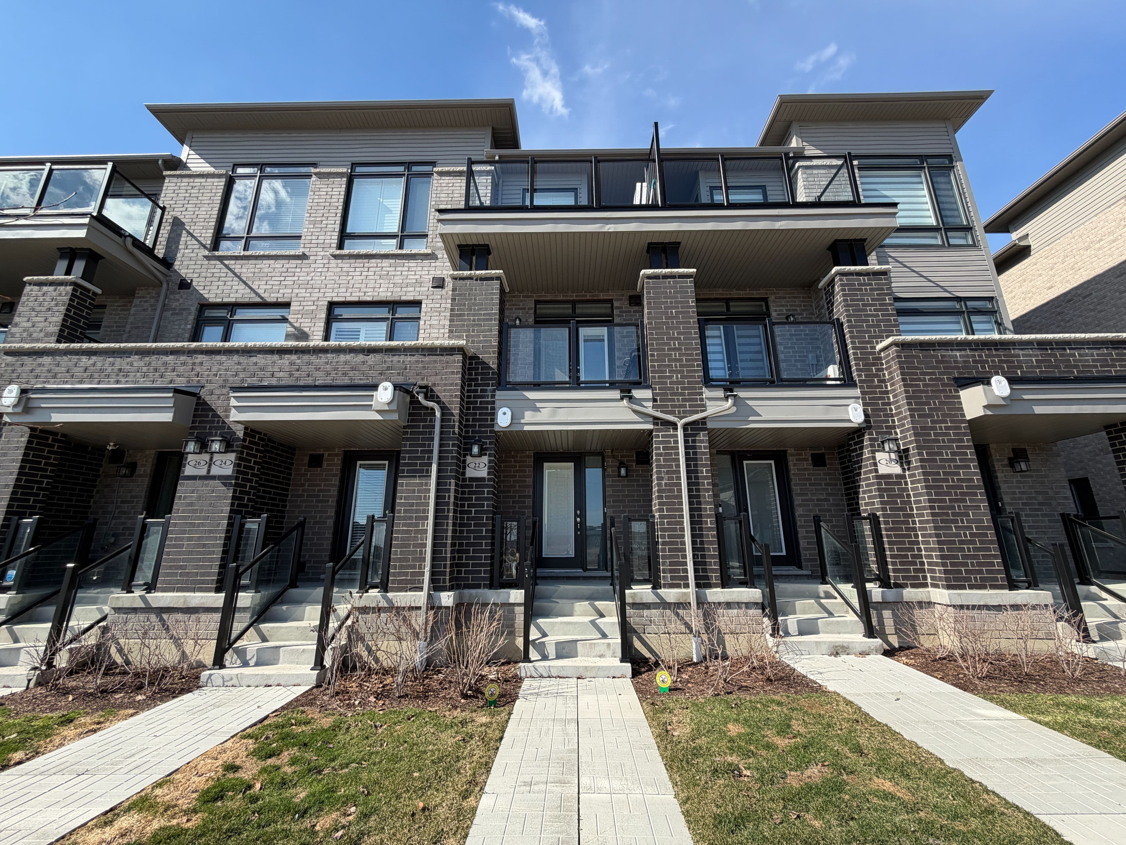 22 Esquire Way, Whitby, ON L1R 0S7