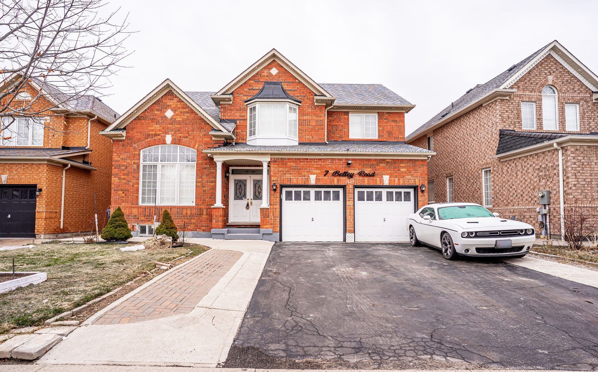 7 Bettey Road, Brampton, ON L6P 1S9