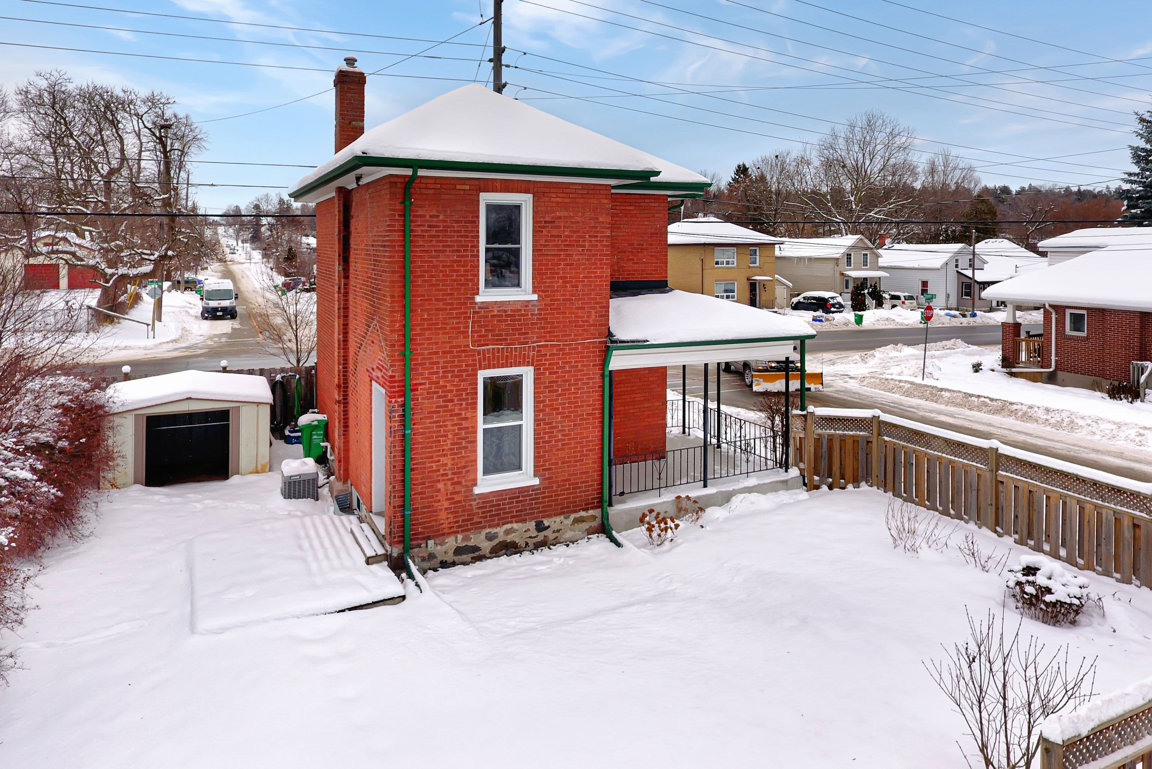 198 Hazlitt Street, Peterborough, ON K9H 1L7