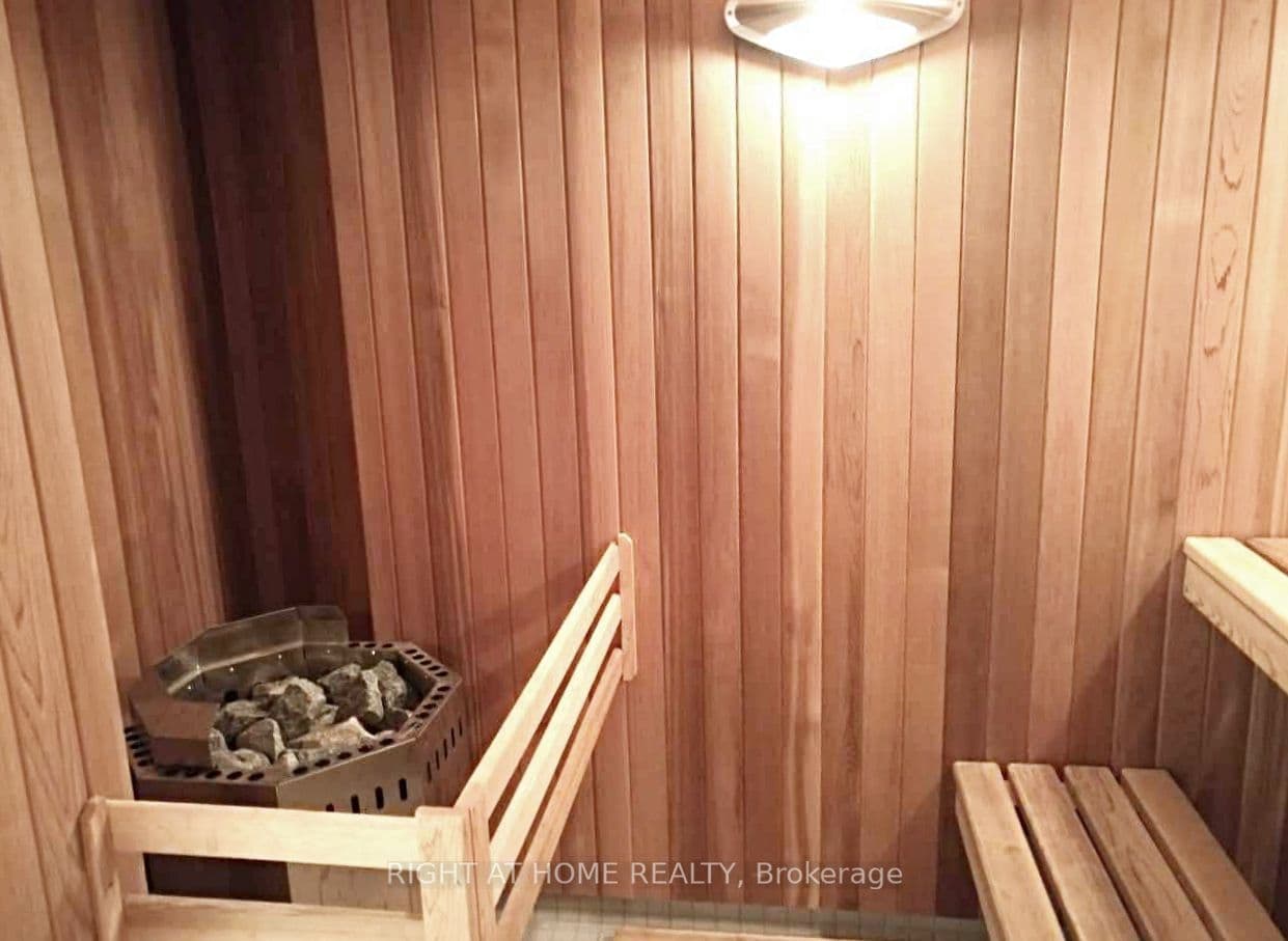 56 Annie Craig Drive 1402, Toronto W06, ON M8V 0C8