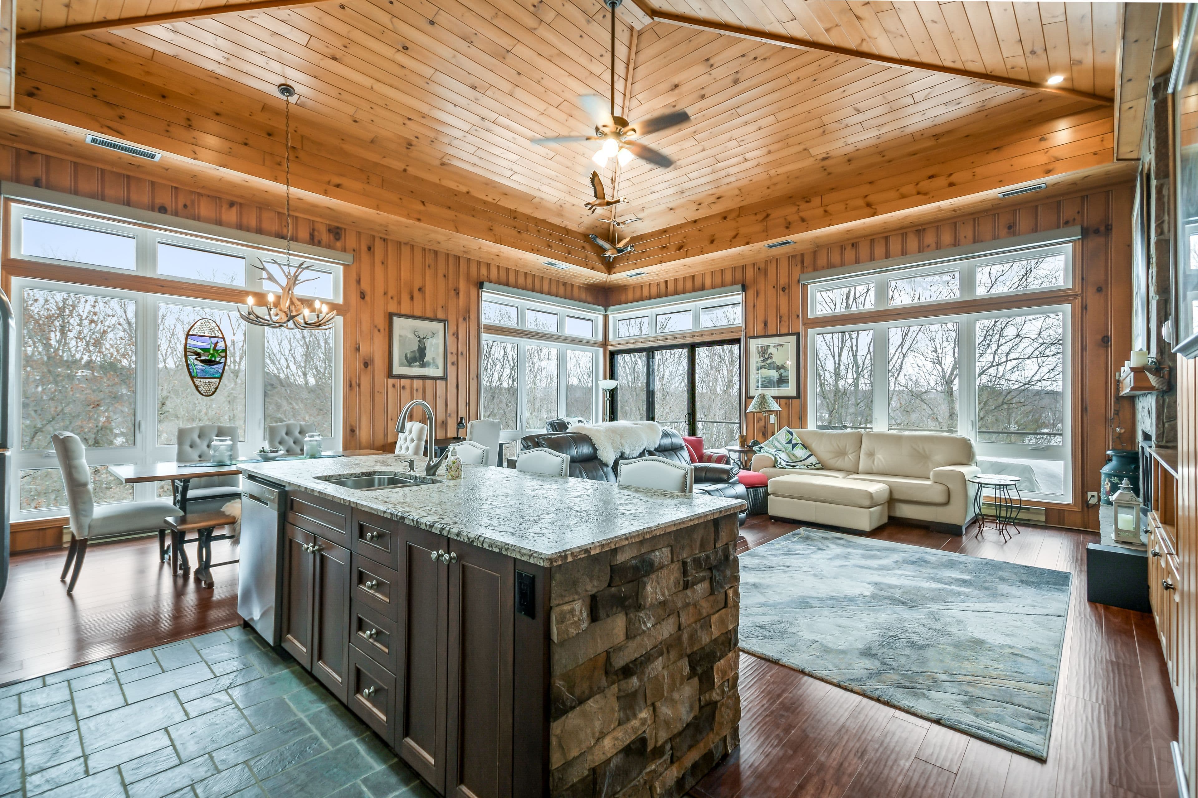 22-301 Oakridge Deerhurst Drive, Huntsville, ON P1H 2E8