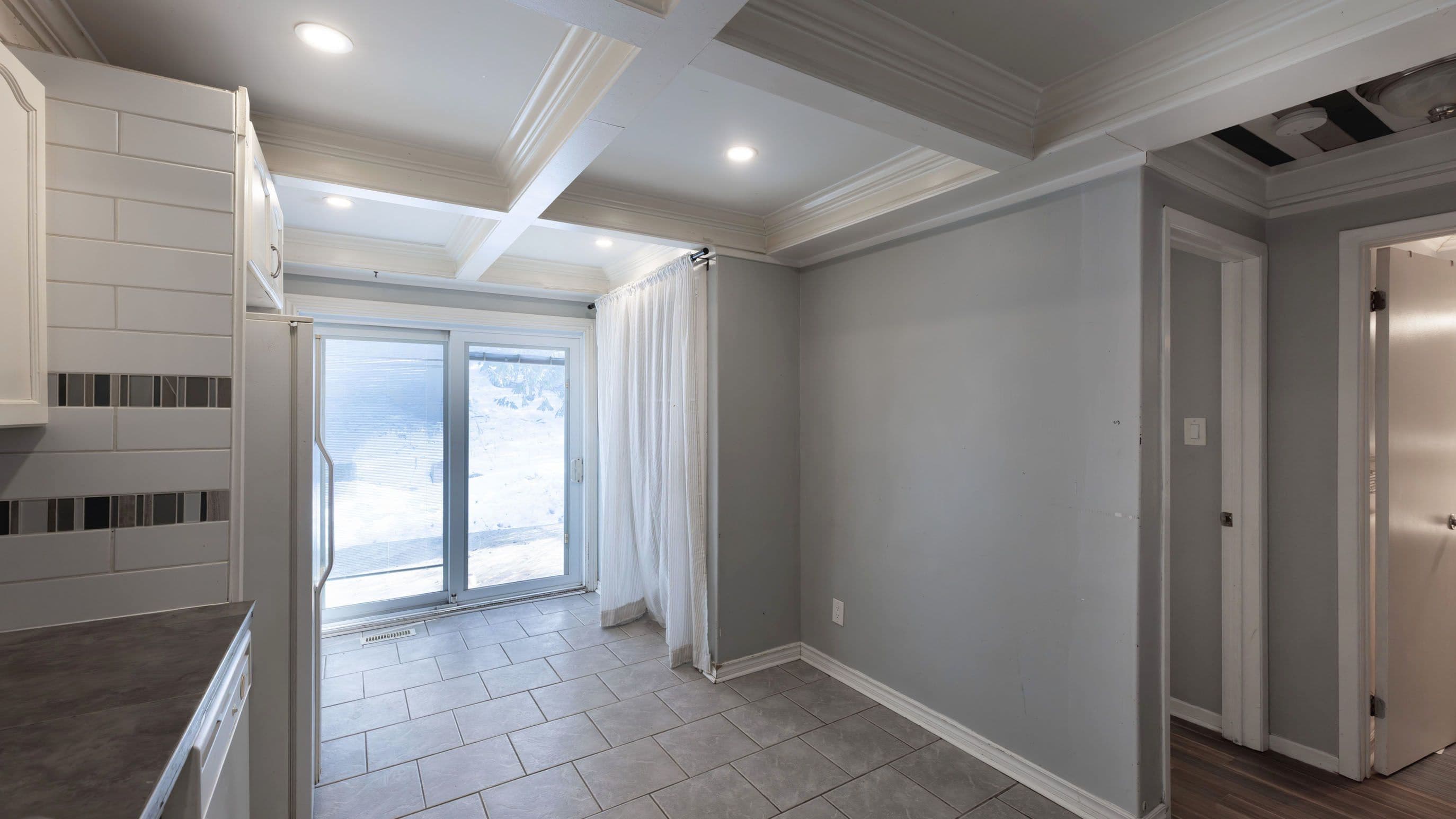 795 Greenfield Crescent, Newmarket, ON L3Y 3B2