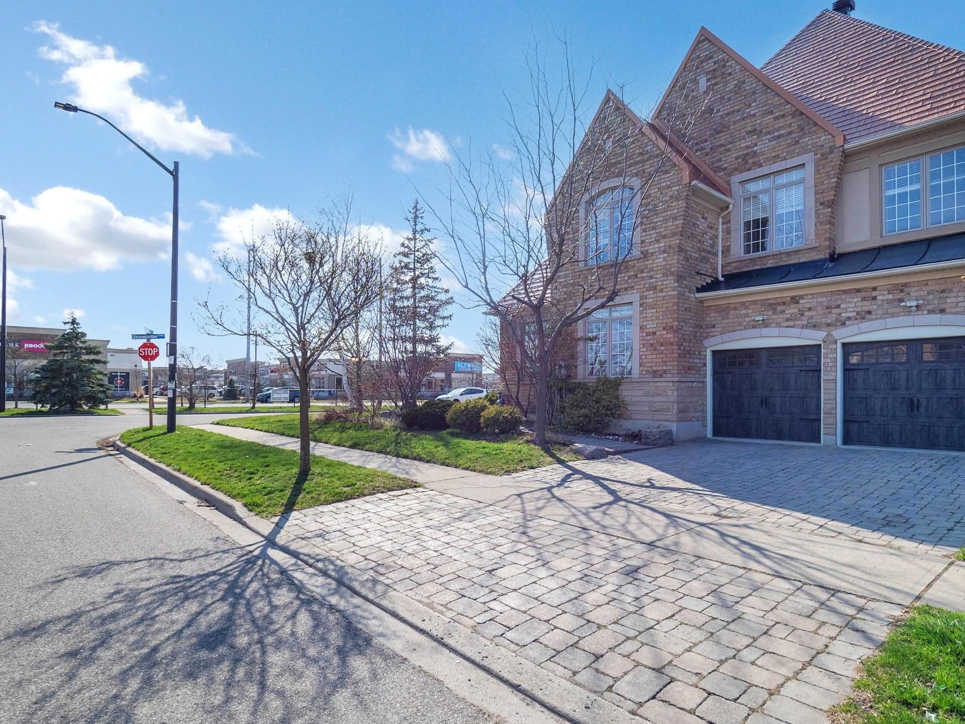 3585 Stonecutter Crescent, Mississauga, ON L5M 7N7