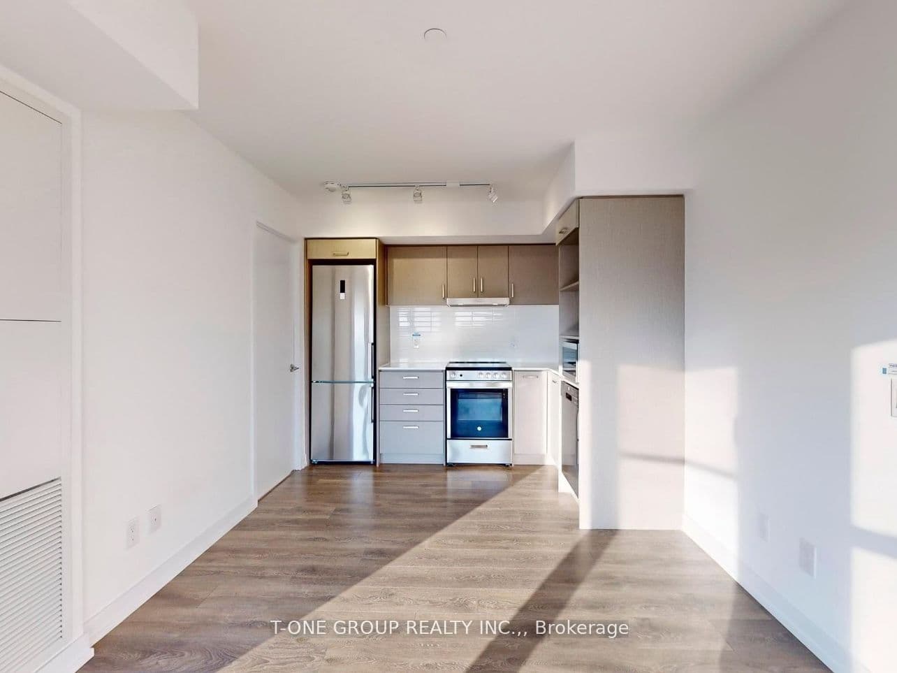 219 Dundas Street E 1115, Toronto C08, ON M5A 0V1