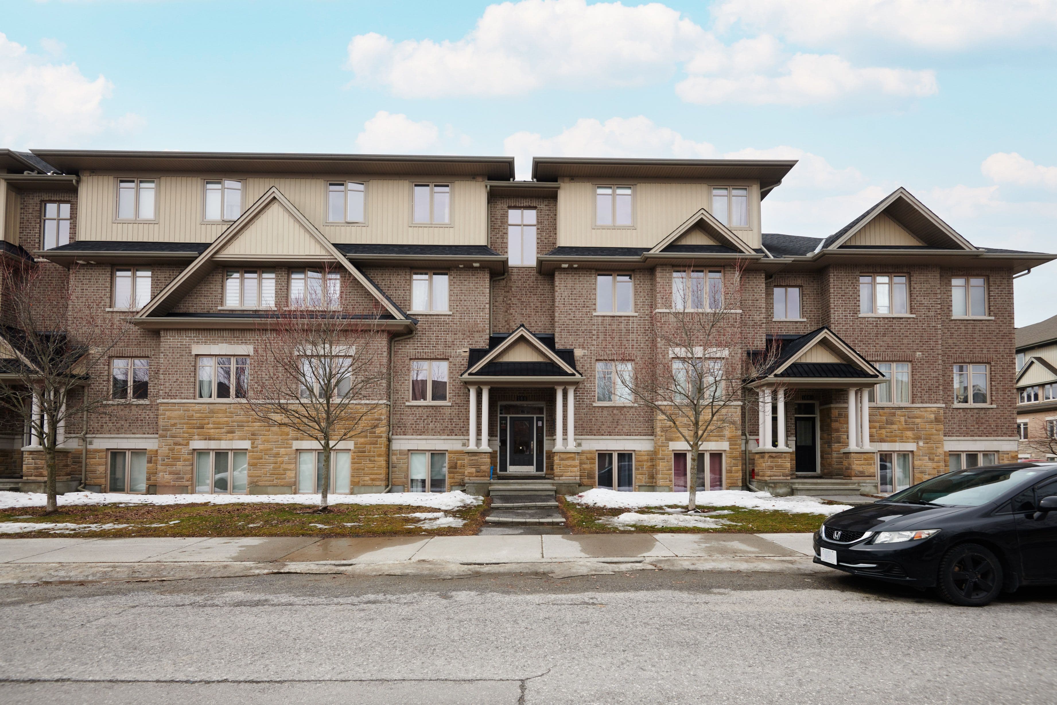 168 Hornchurch Lane E, Barrhaven, ON K2J 2T3