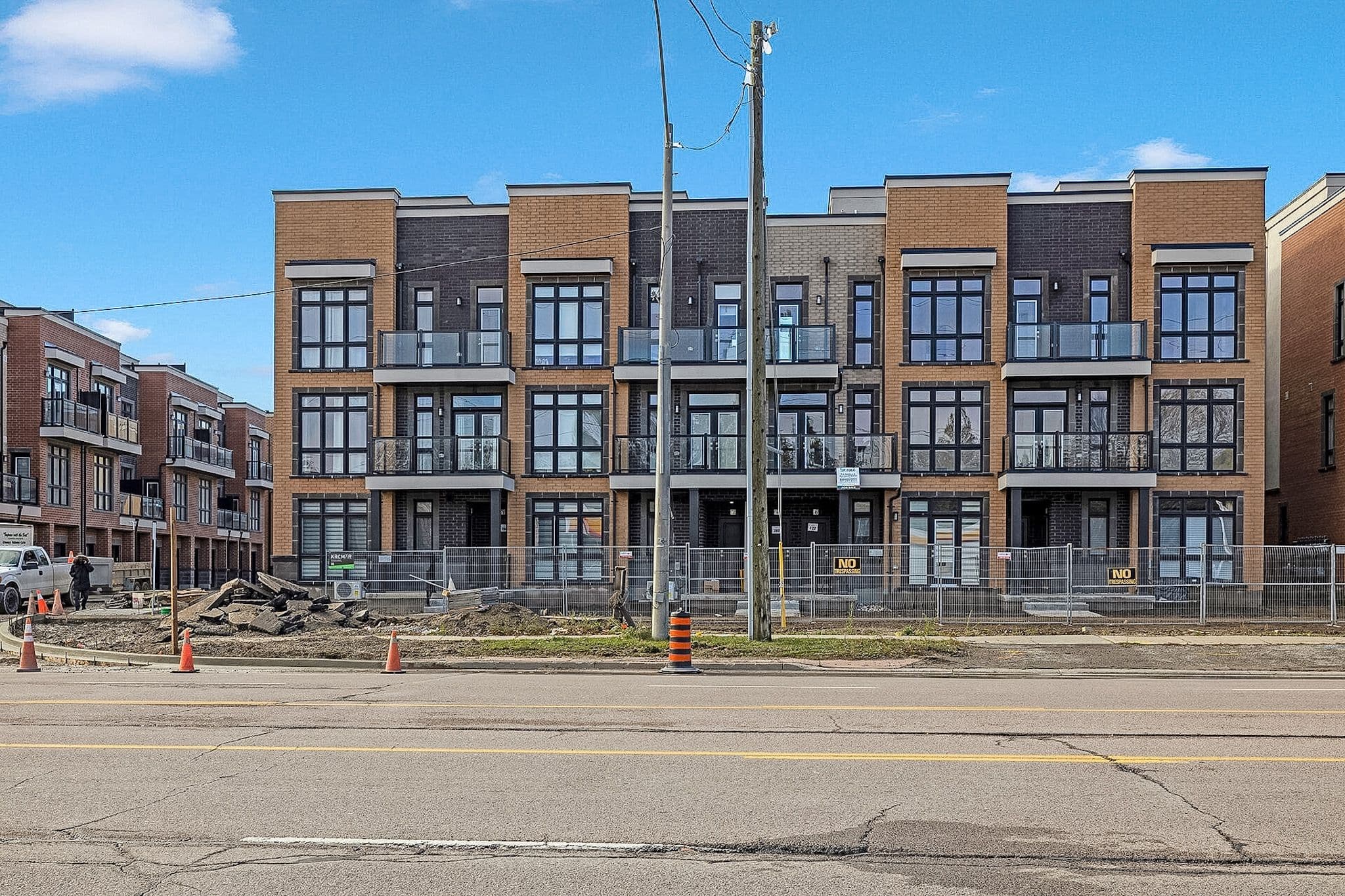 12860 Yonge Street 9, Richmond Hill, ON L4E 1J4