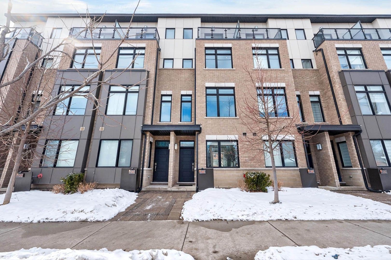 1126A Islington Avenue, Toronto W08, ON M8Z 0G6