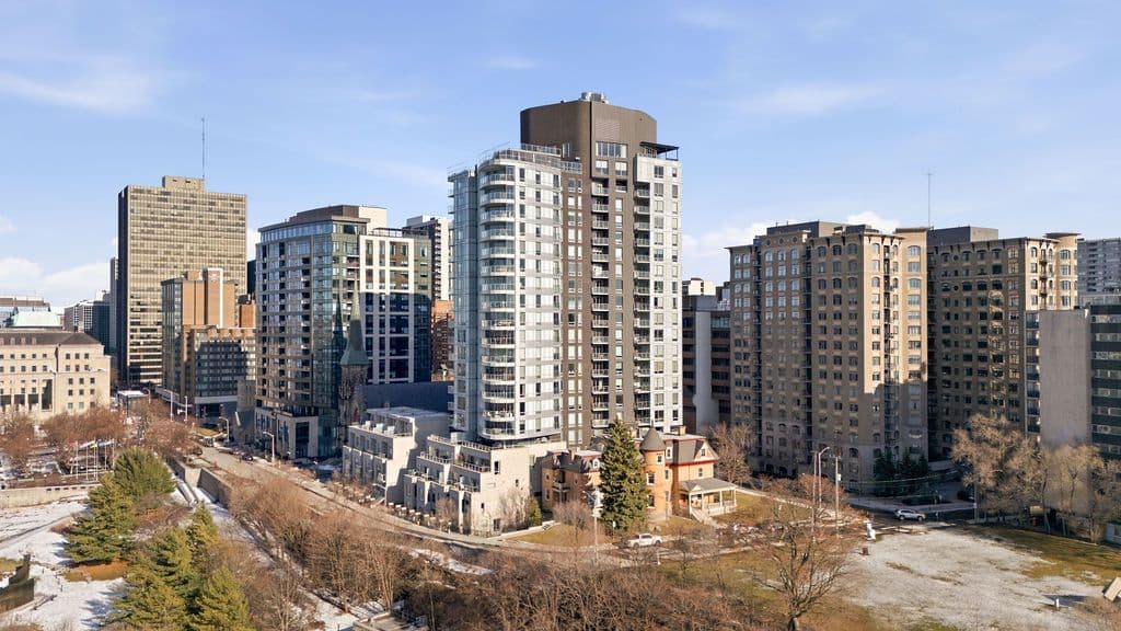 428 Sparks Street 1403, Ottawa Centre, ON K1R 0B3