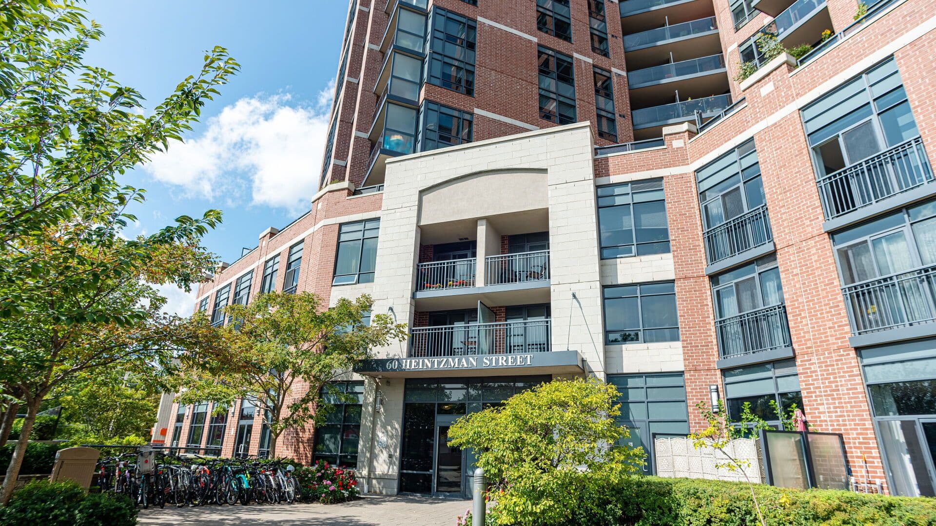 60 Heintzman Street 535, Toronto W02, ON M6P 5A1