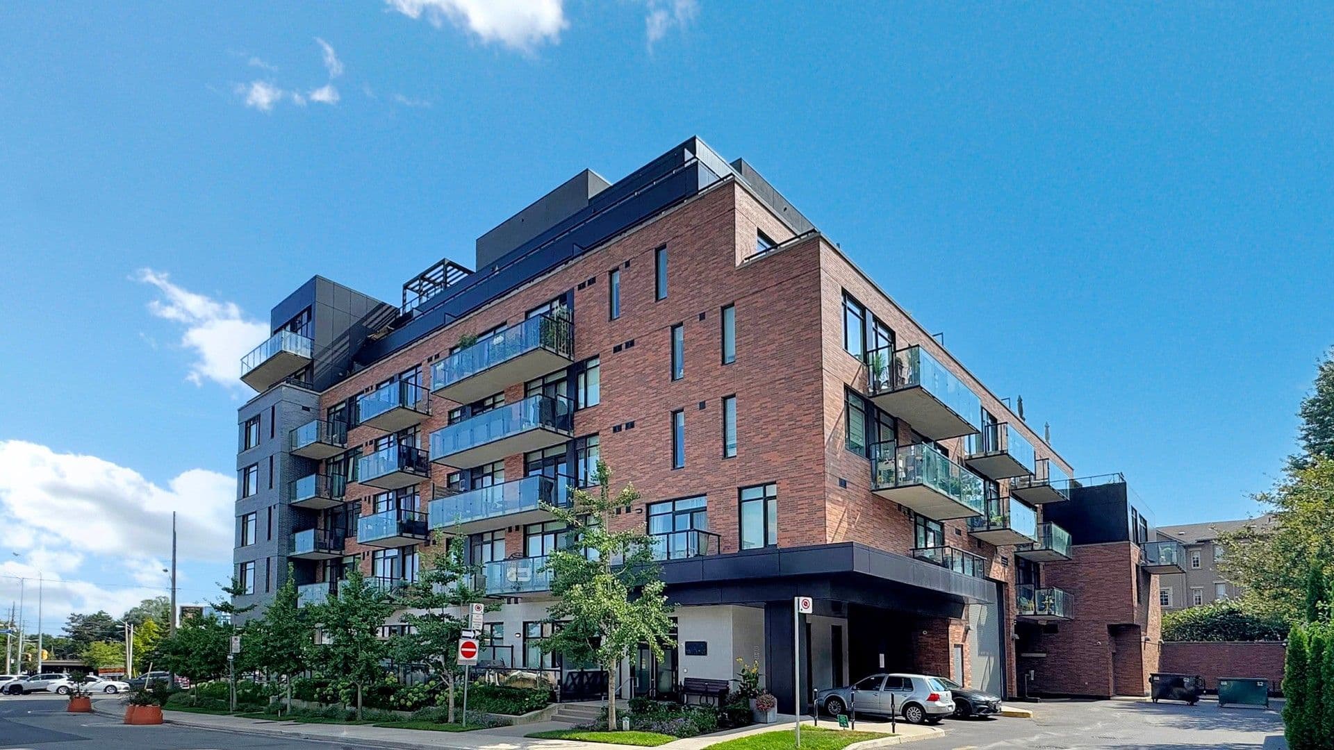 25 Malcolm Road TH-112, Toronto C11, ON M4G 0C1