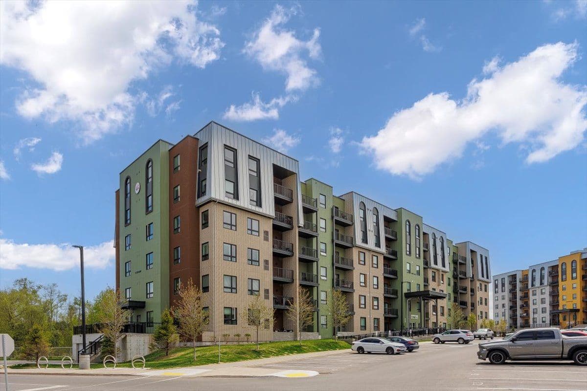 5 Chef Lane 101, Barrie, ON L9J 0J8