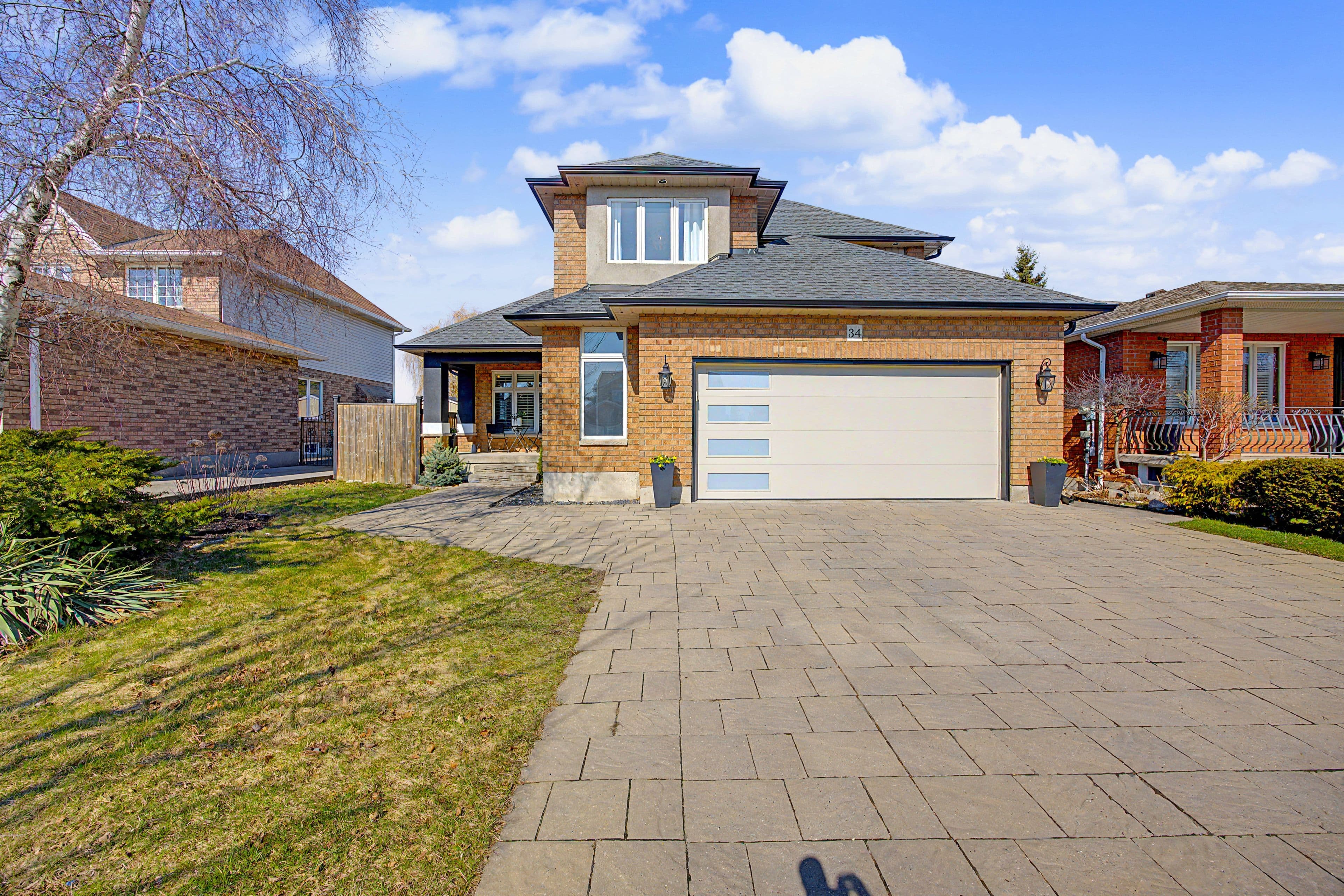 34 Highbury Drive, Hamilton, ON L8J 2T4