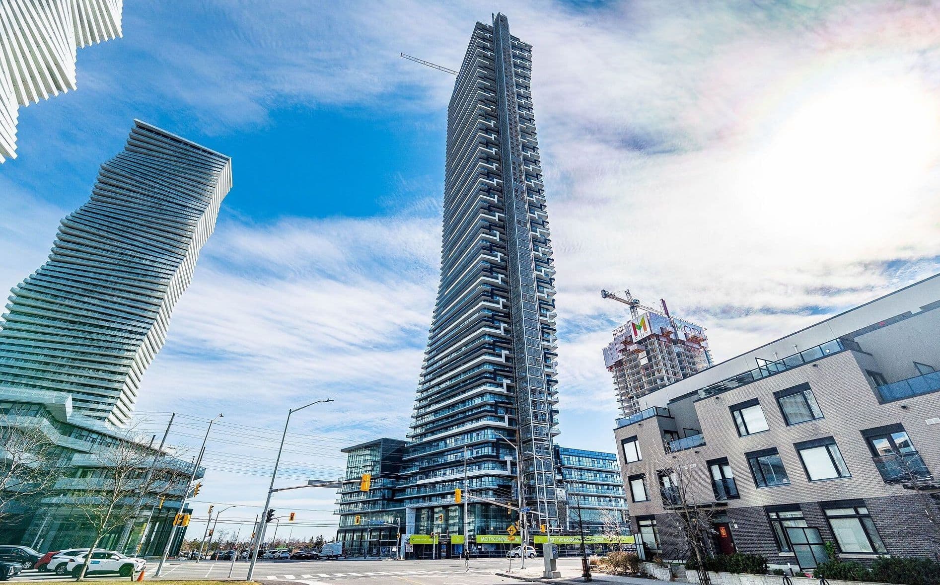 448 Burmhamthorpe Road 3411, Mississauga, ON L5B 4M6