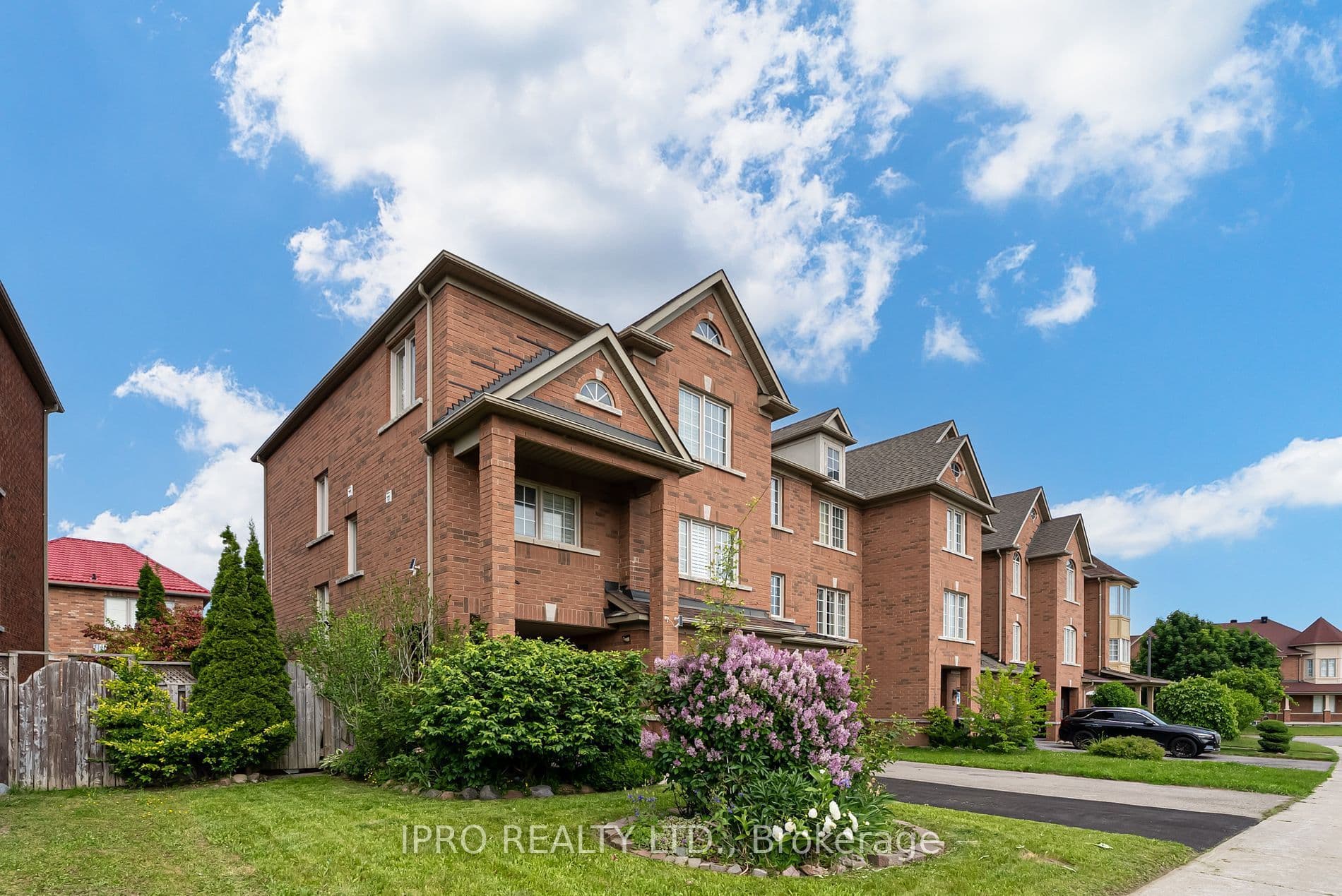 21 Polarlights Way, Toronto E11, ON M1X 1Z4