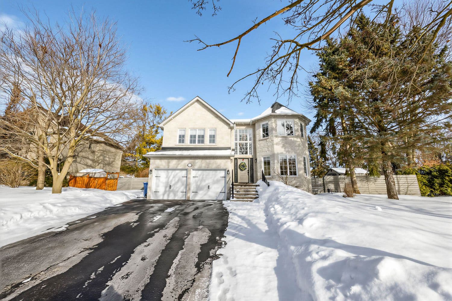 1098 Secretariate Road, Newmarket, ON L3X 1M3