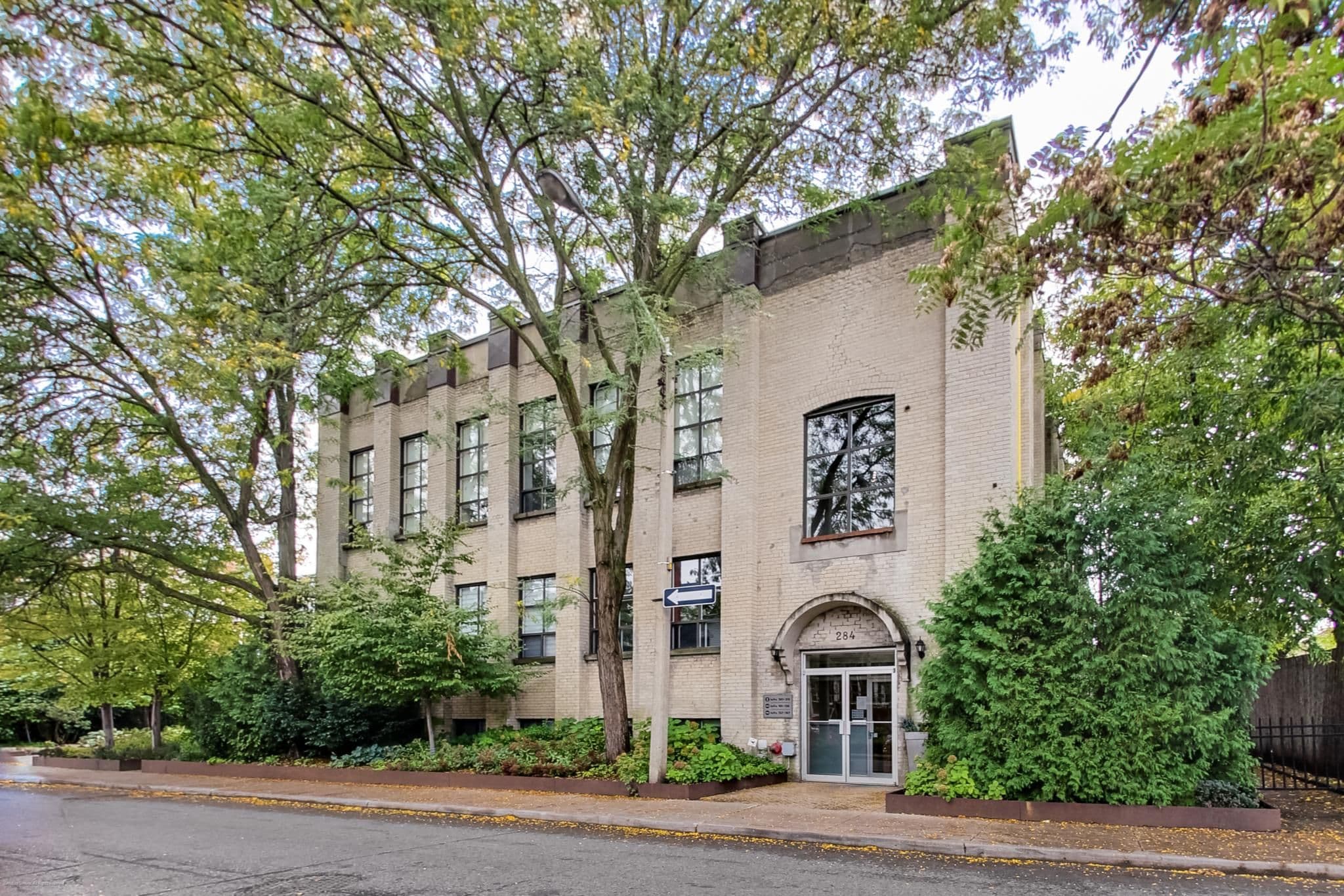 284 St. Helens Avenue 211, Toronto C01, ON M6H 4A4