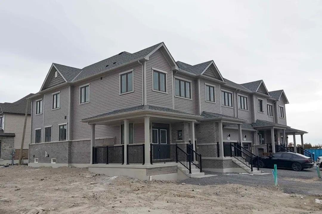1521 Wheatcroft Drive, Oshawa, ON L1L 0W5