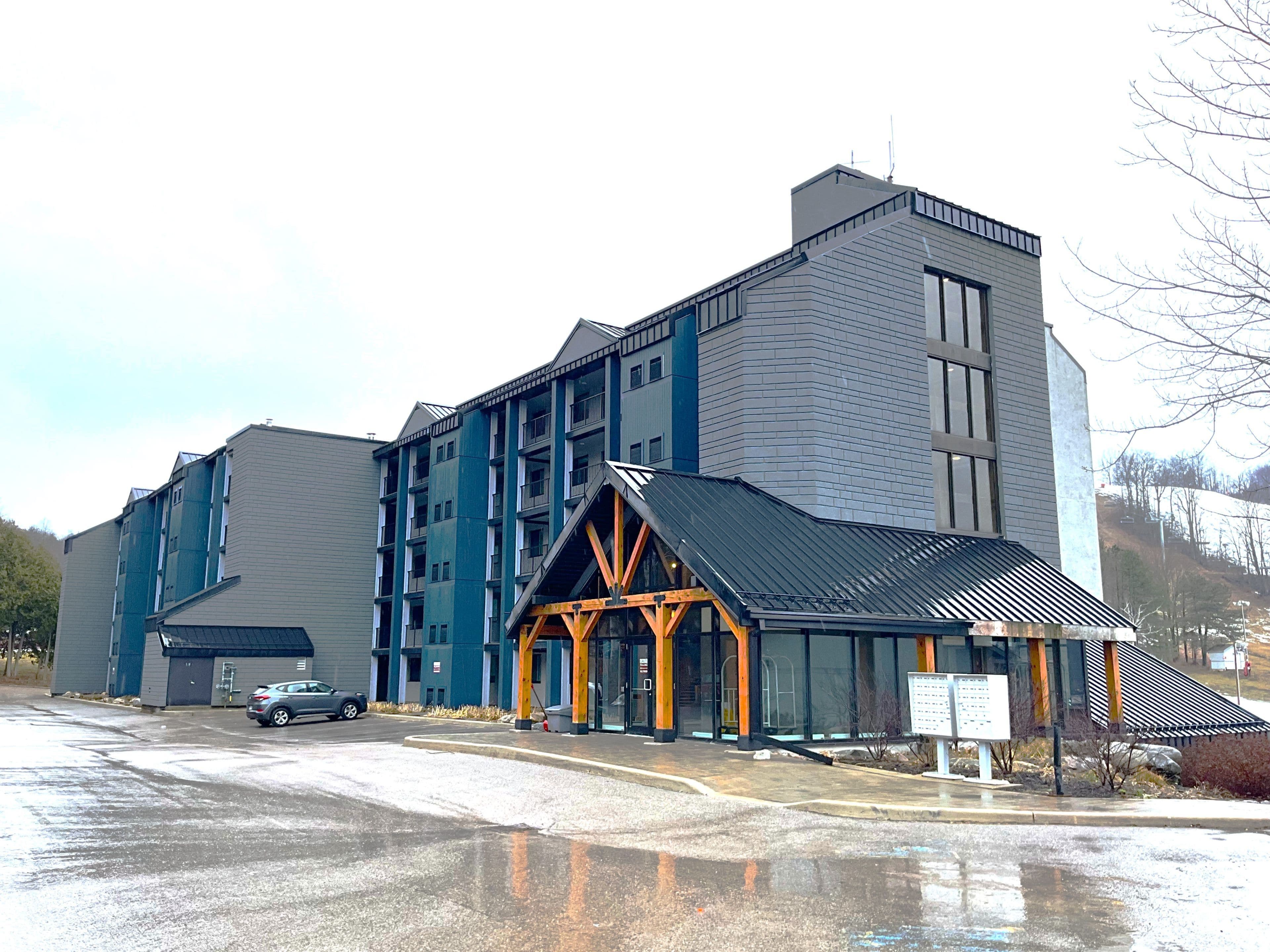 80 Horseshoe Boulevard 101, Oro-Medonte, ON L4M 4Y8