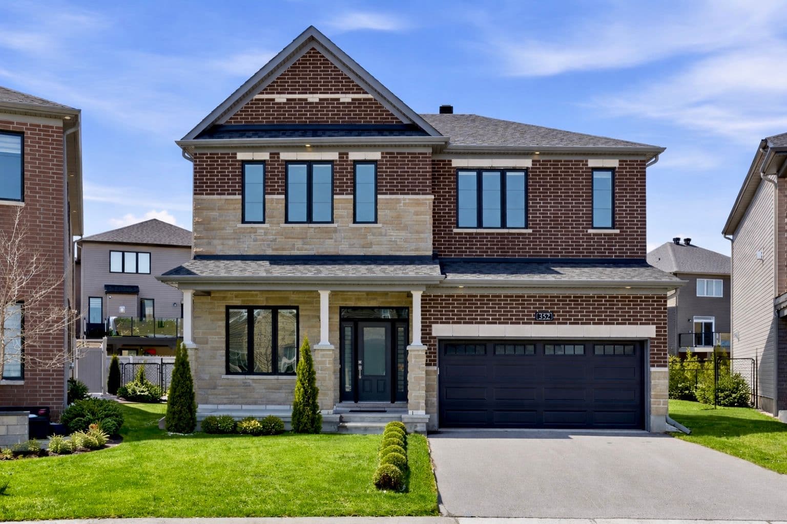 352 Cloyne Crescent, Barrhaven, ON K2J 6W4