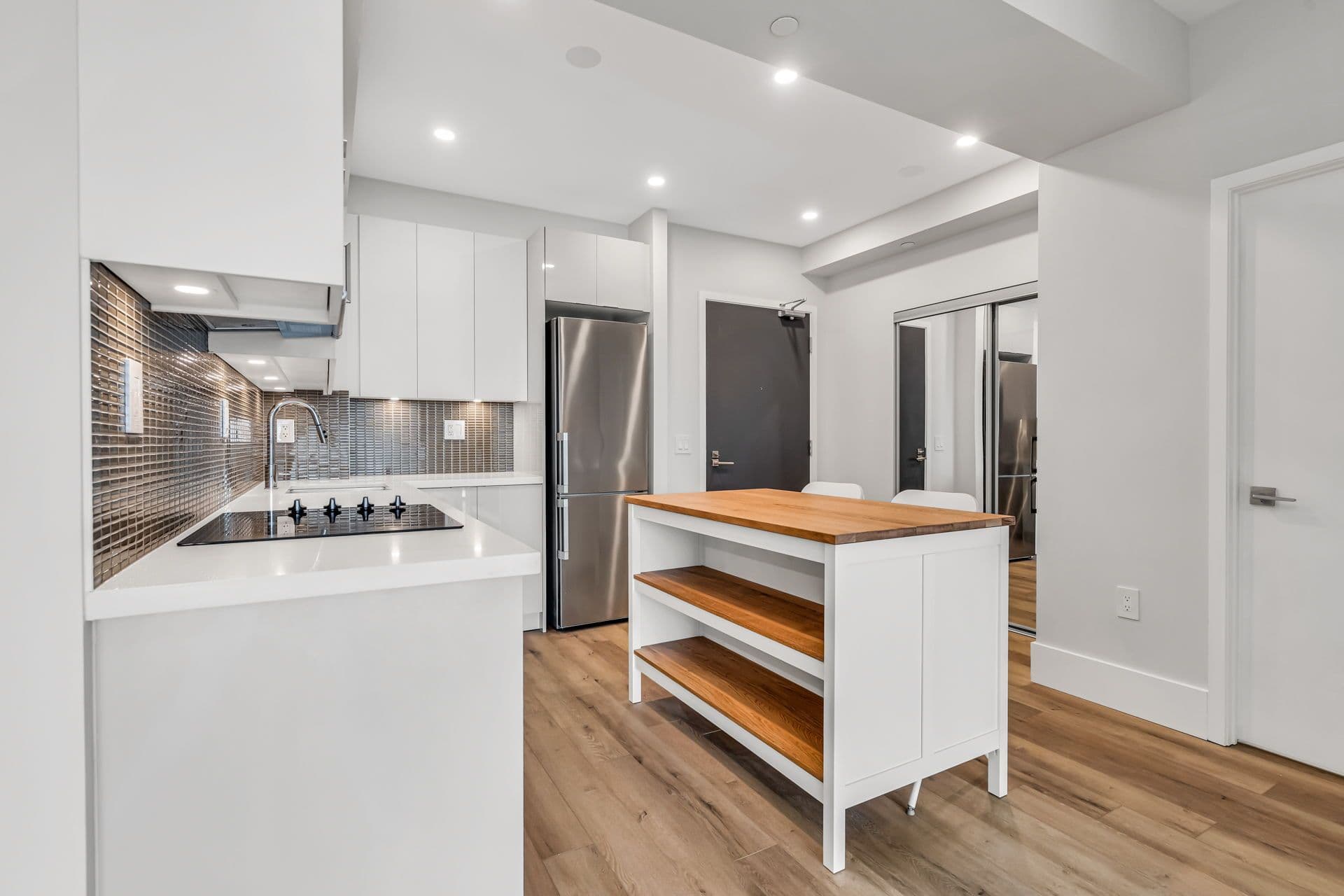 2916 Highway 7 N/A 401, Vaughan, ON L4K 0K6