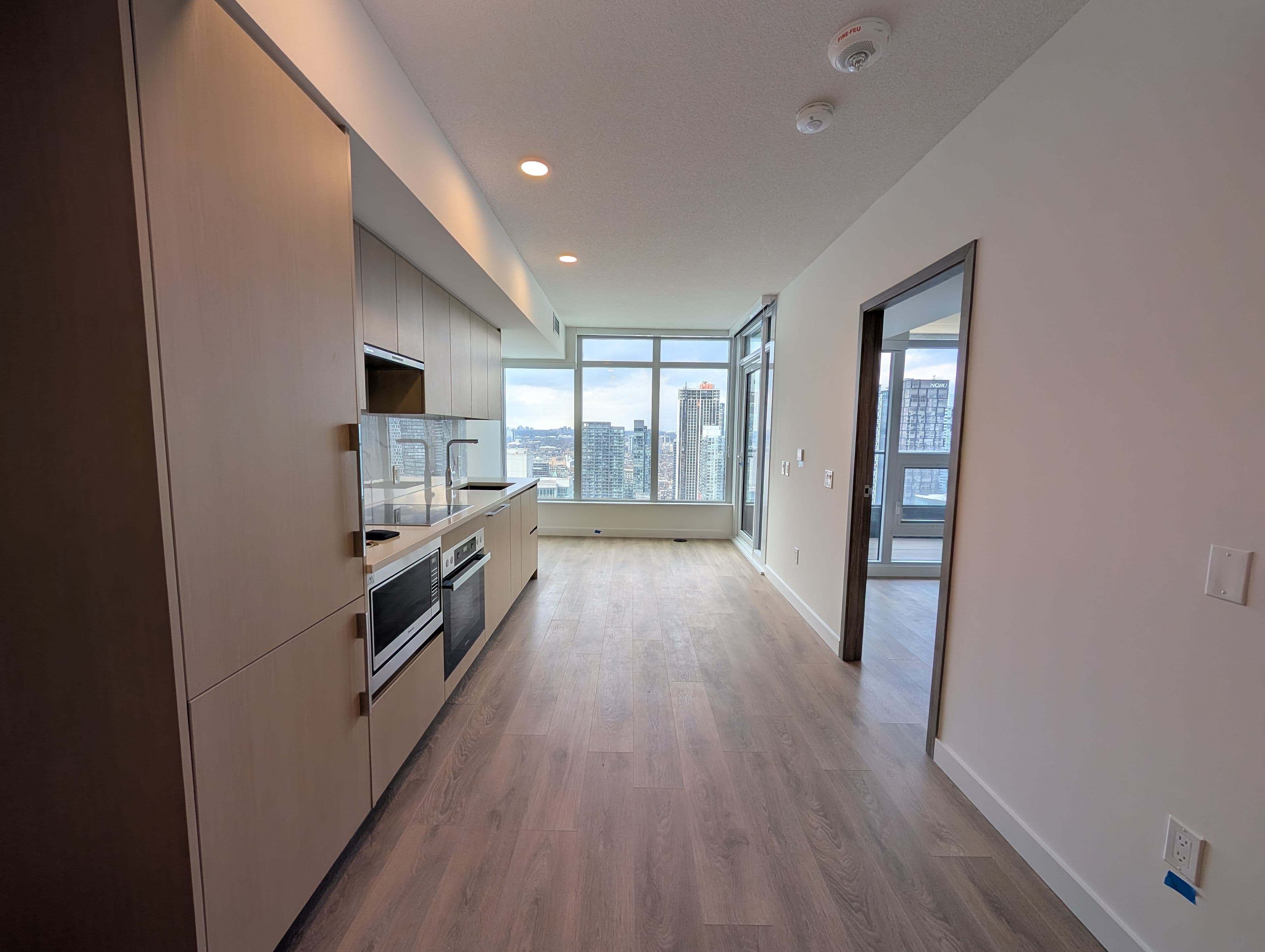 1 Concord Cityplace Way 4315, Toronto C01, ON M5V 0X3