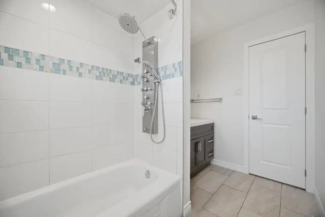 142 Osborne Crescent NW, Oakville, ON L6M 1G1