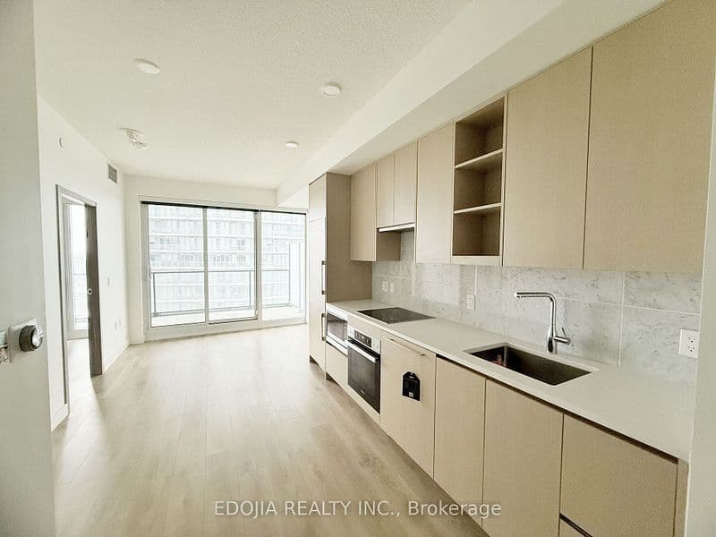 95 Mcmahon Drive 1815, Toronto C15, ON M2K 0E4