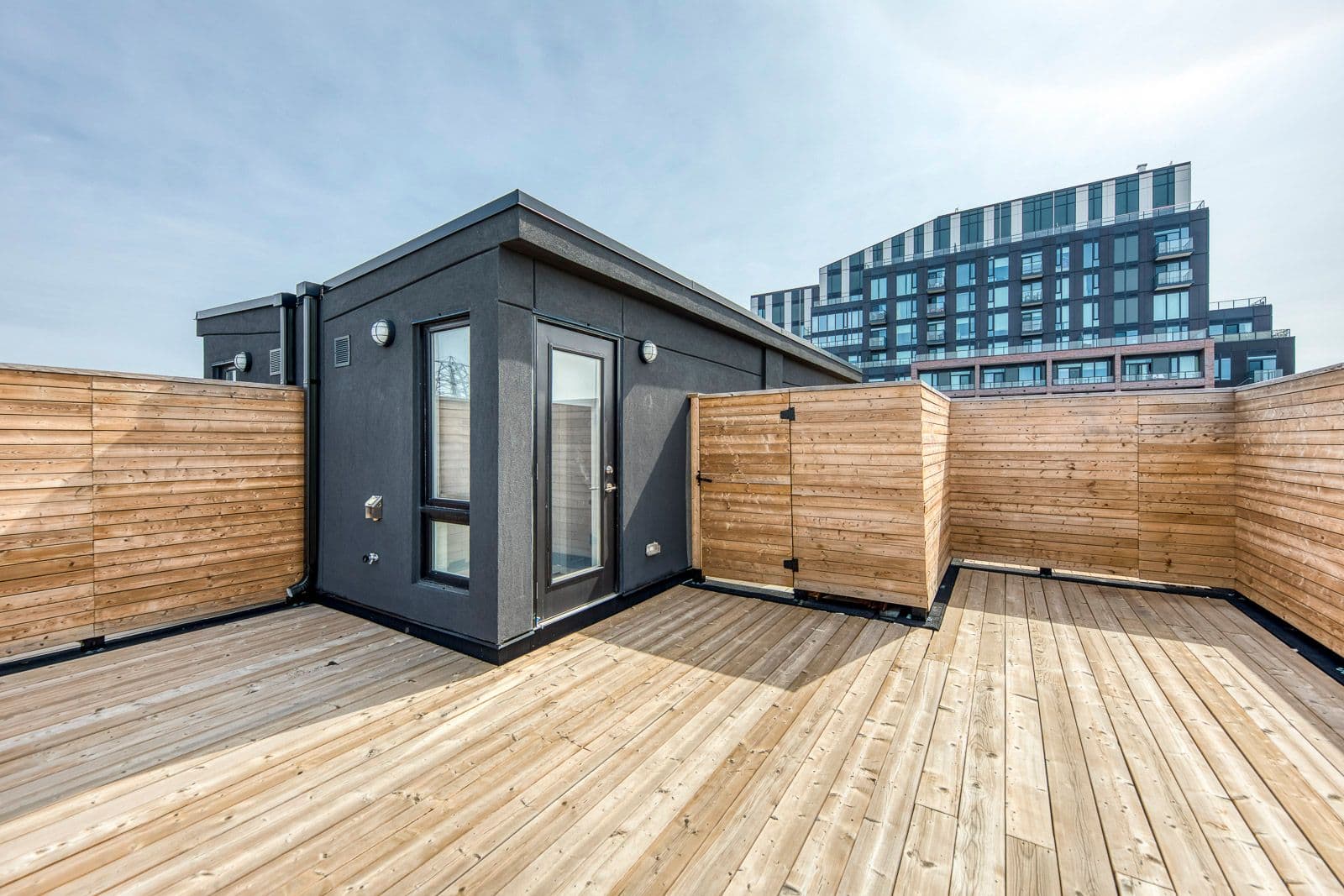 20 Ed Clark Gardens 14, Toronto W03, ON M6N 0B5