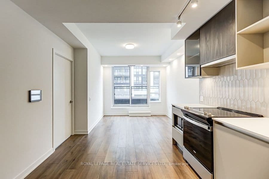 395 Dundas Street W 324, Oakville, ON L8M 4M2