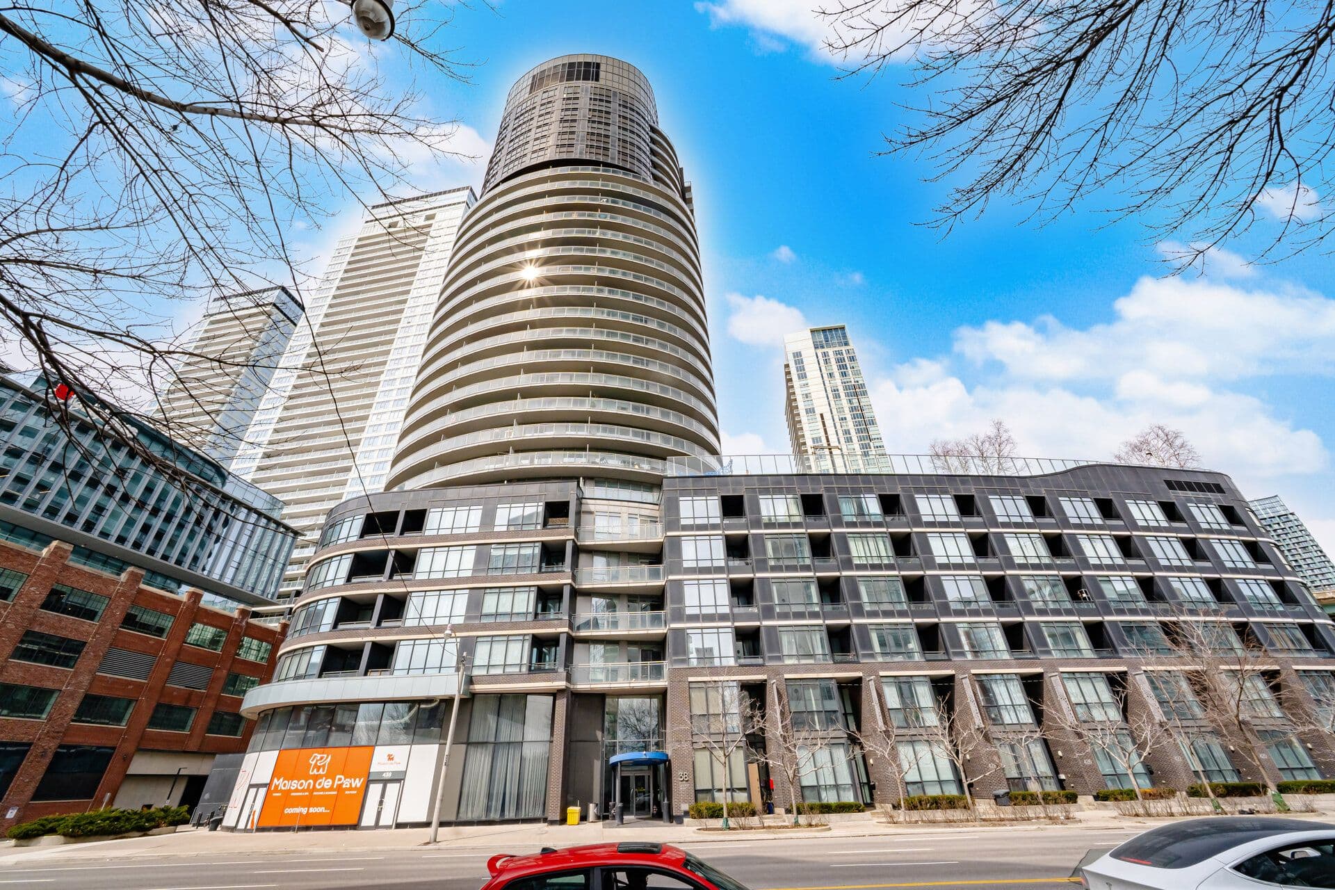 38 Dan Leckie Way 605, Toronto C01, ON M5V 2V6