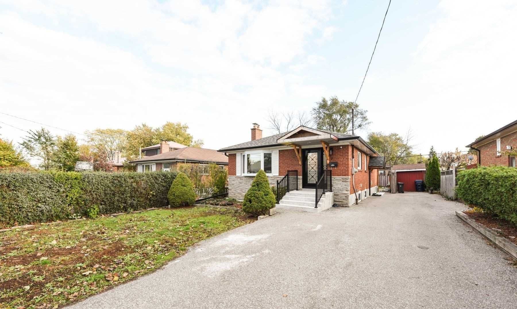 7 Ellie Drive, Toronto E09, ON M1G 2G8