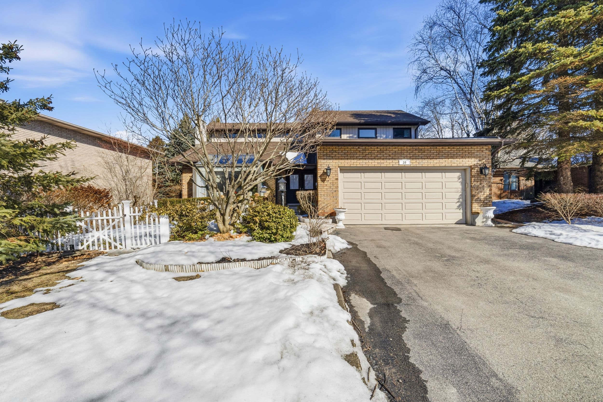 39 Templer Drive, Hamilton, ON L9G 3X7