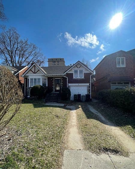 8 Hillside Drive Bsmt, Toronto E03, ON M4K 2M2