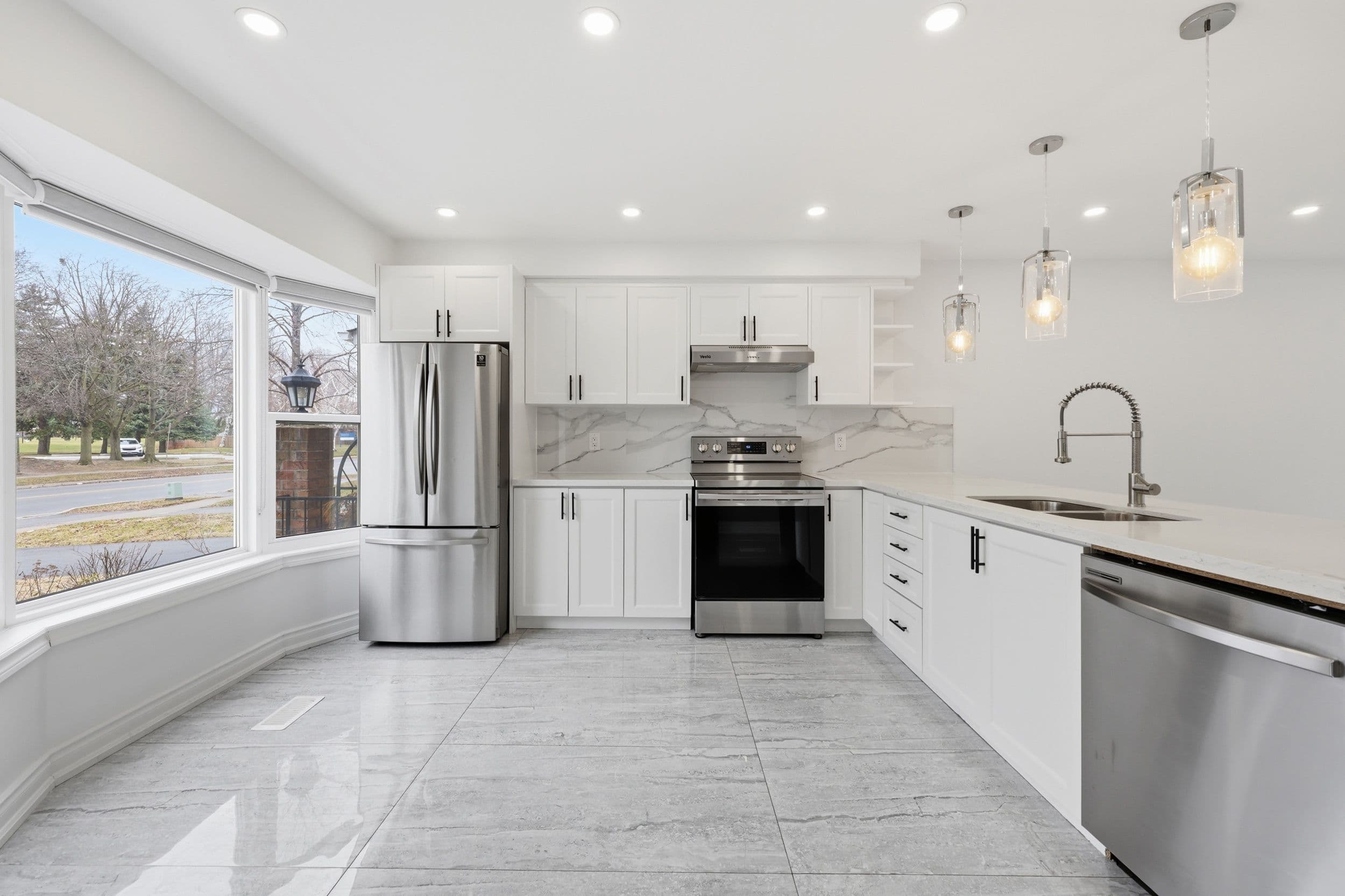 4196 Longmoor Drive 1, Burlington, ON L7L 5E3