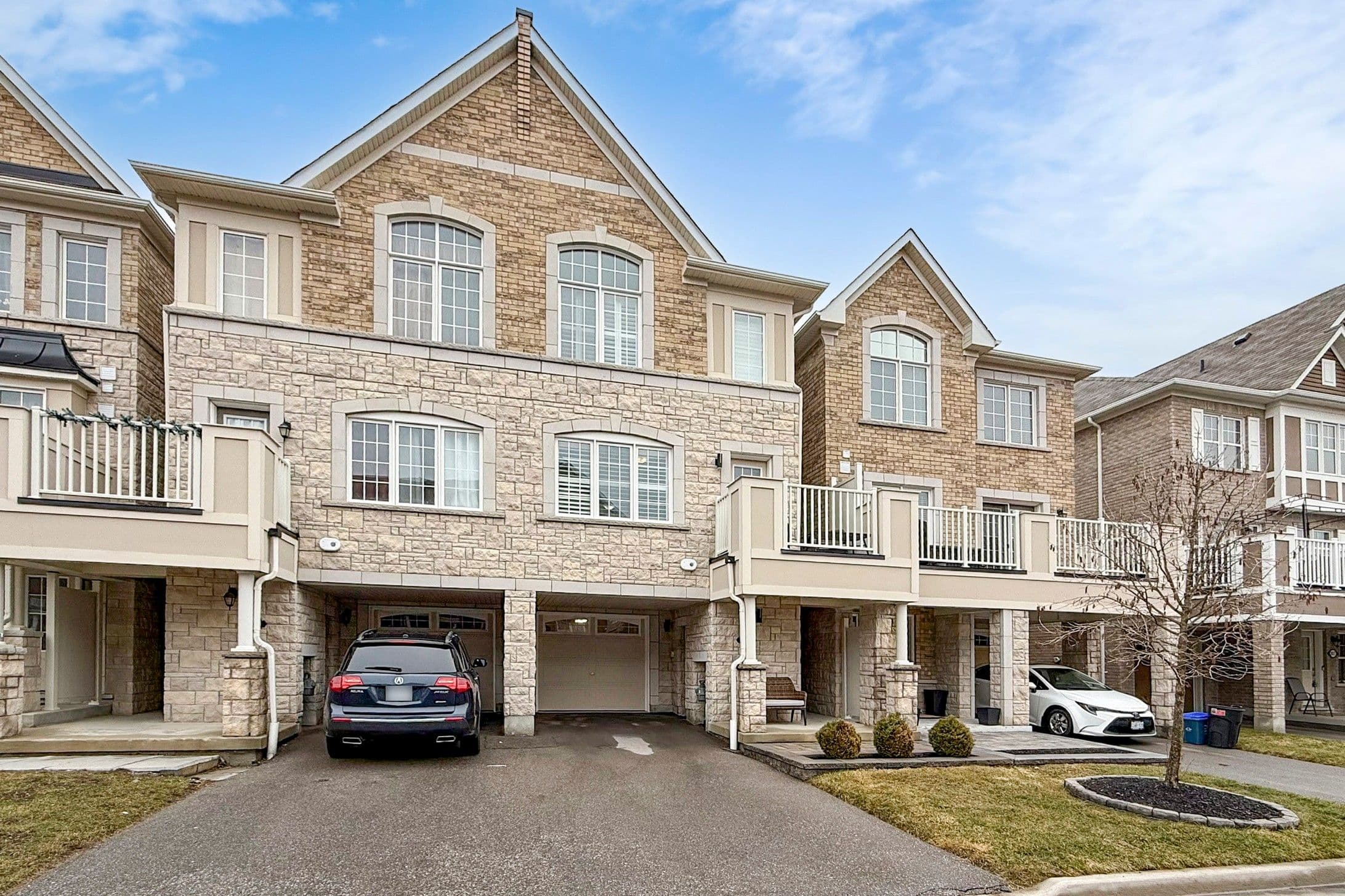 2421 Fall Harvest Crescent, Pickering, ON L1X 0G1