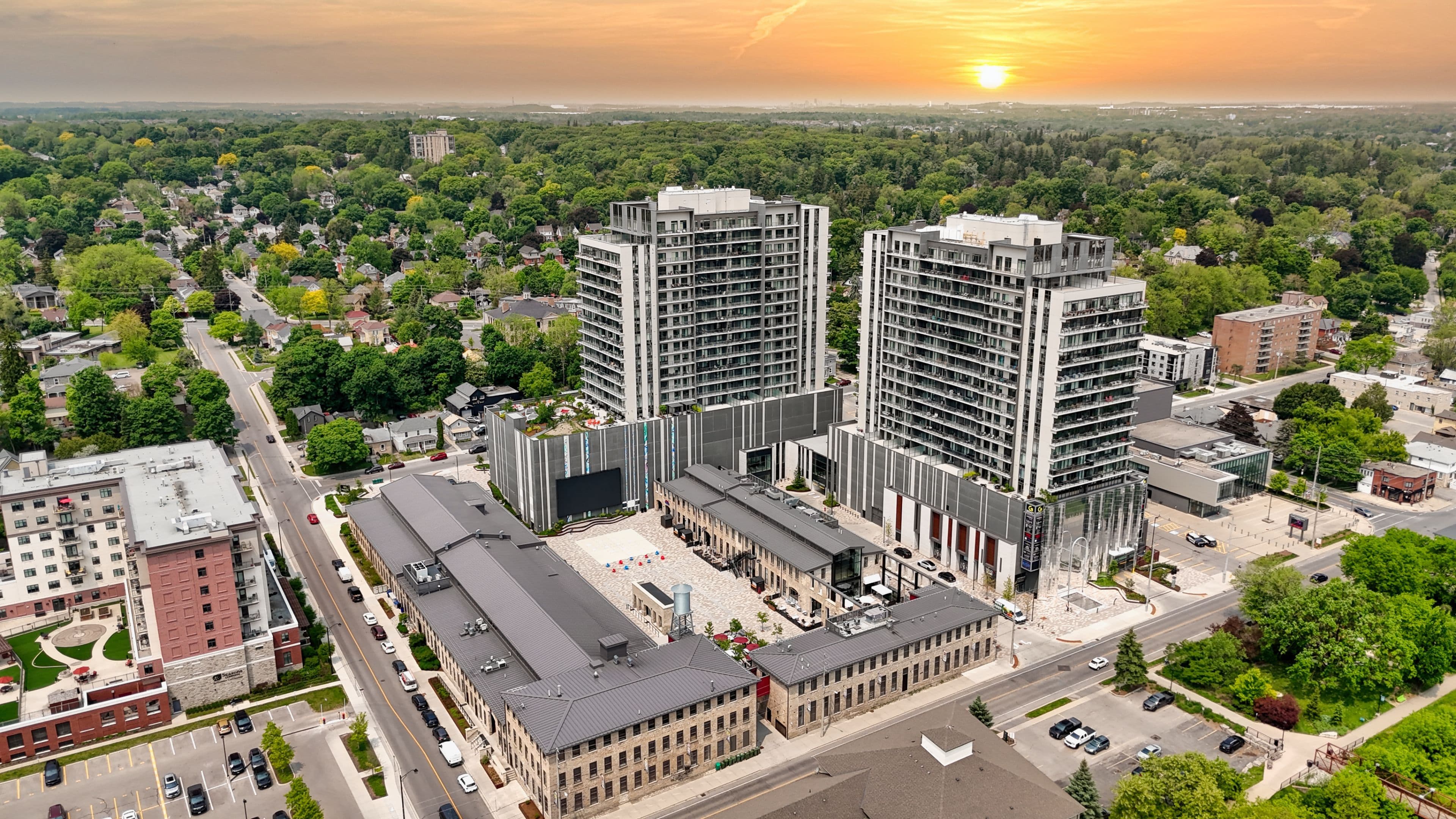 15 Glebe Street 603, Cambridge, ON N1S 0C3