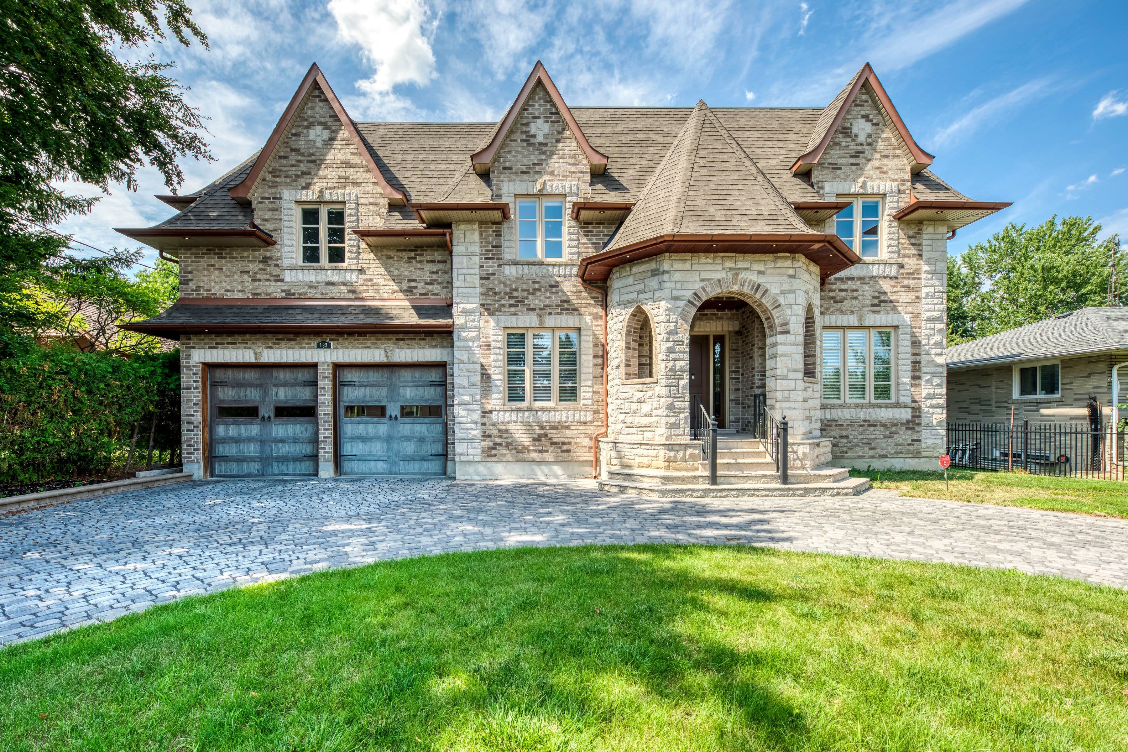 132 Crestwood Road, Vaughan, ON L4J 1A6