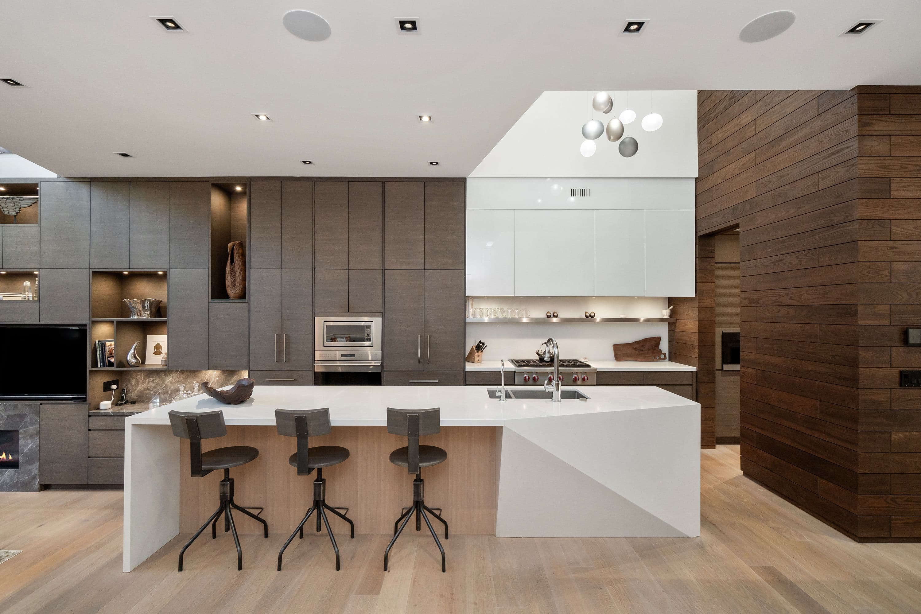 5 Relmar Road, Toronto C03, ON M5P 2Y4