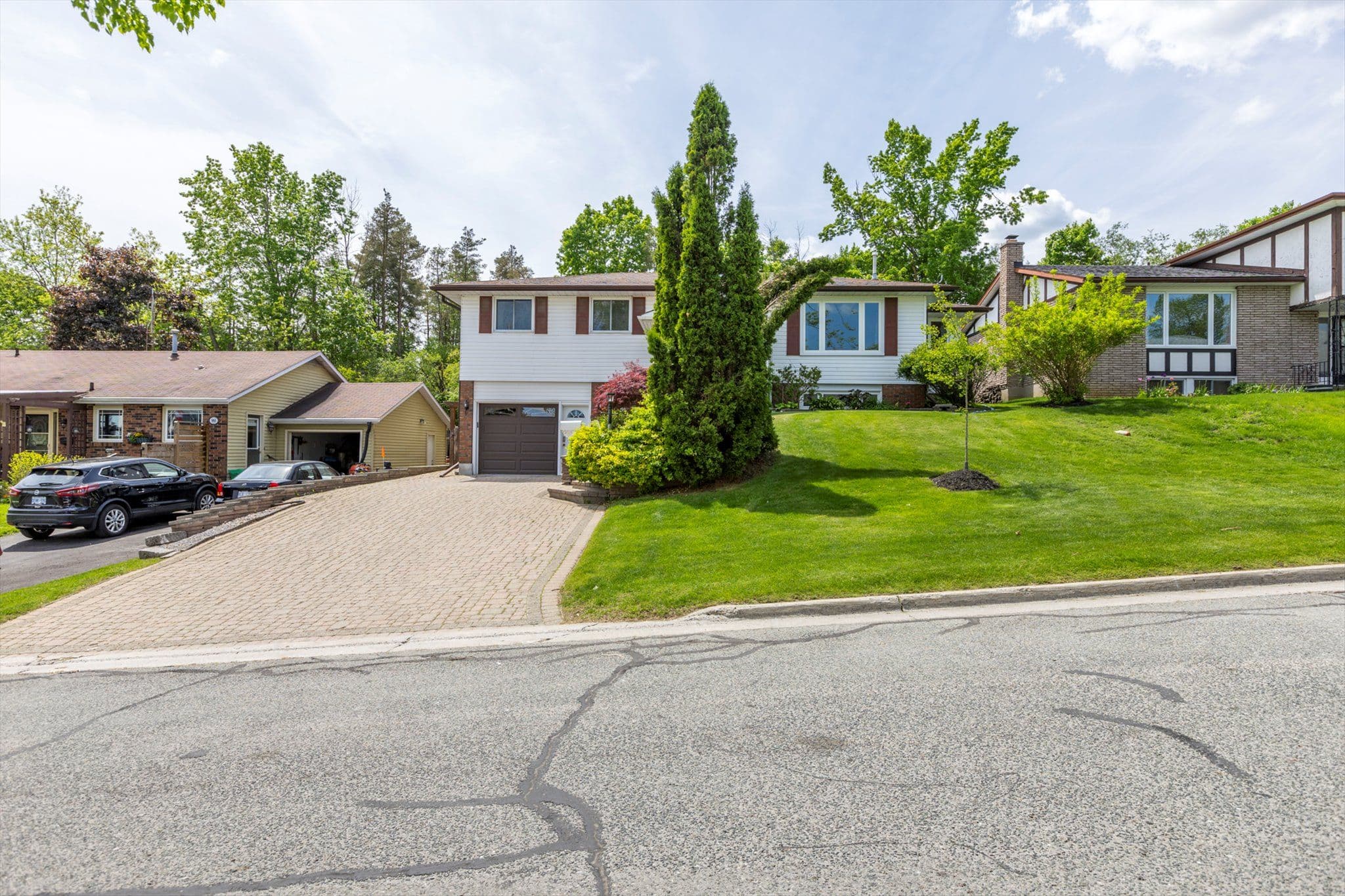 959 Golfview Road, Peterborough, ON K9J 7W2