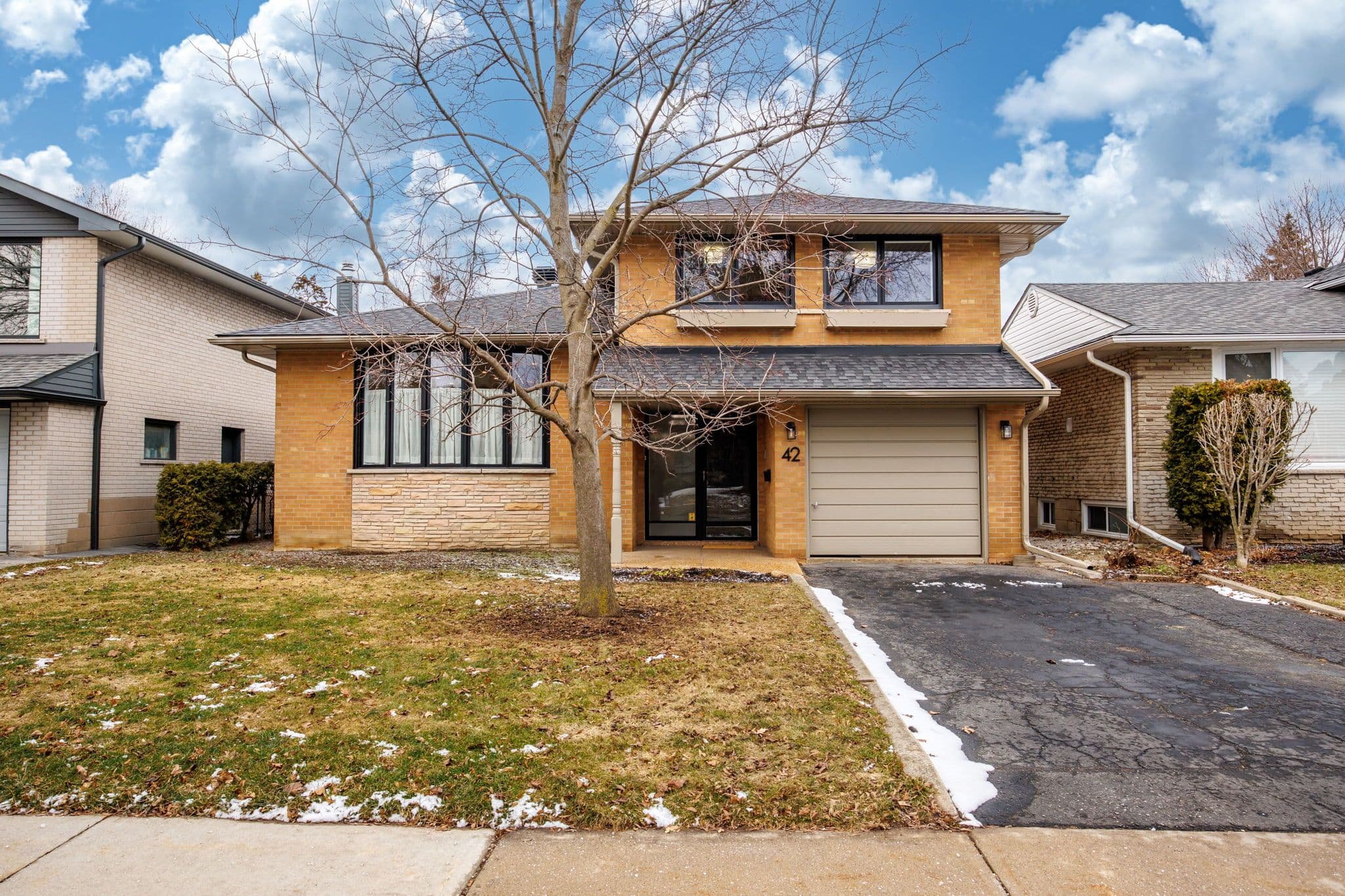 42 Manorhampton Drive, Toronto W09, ON M9P 1E2