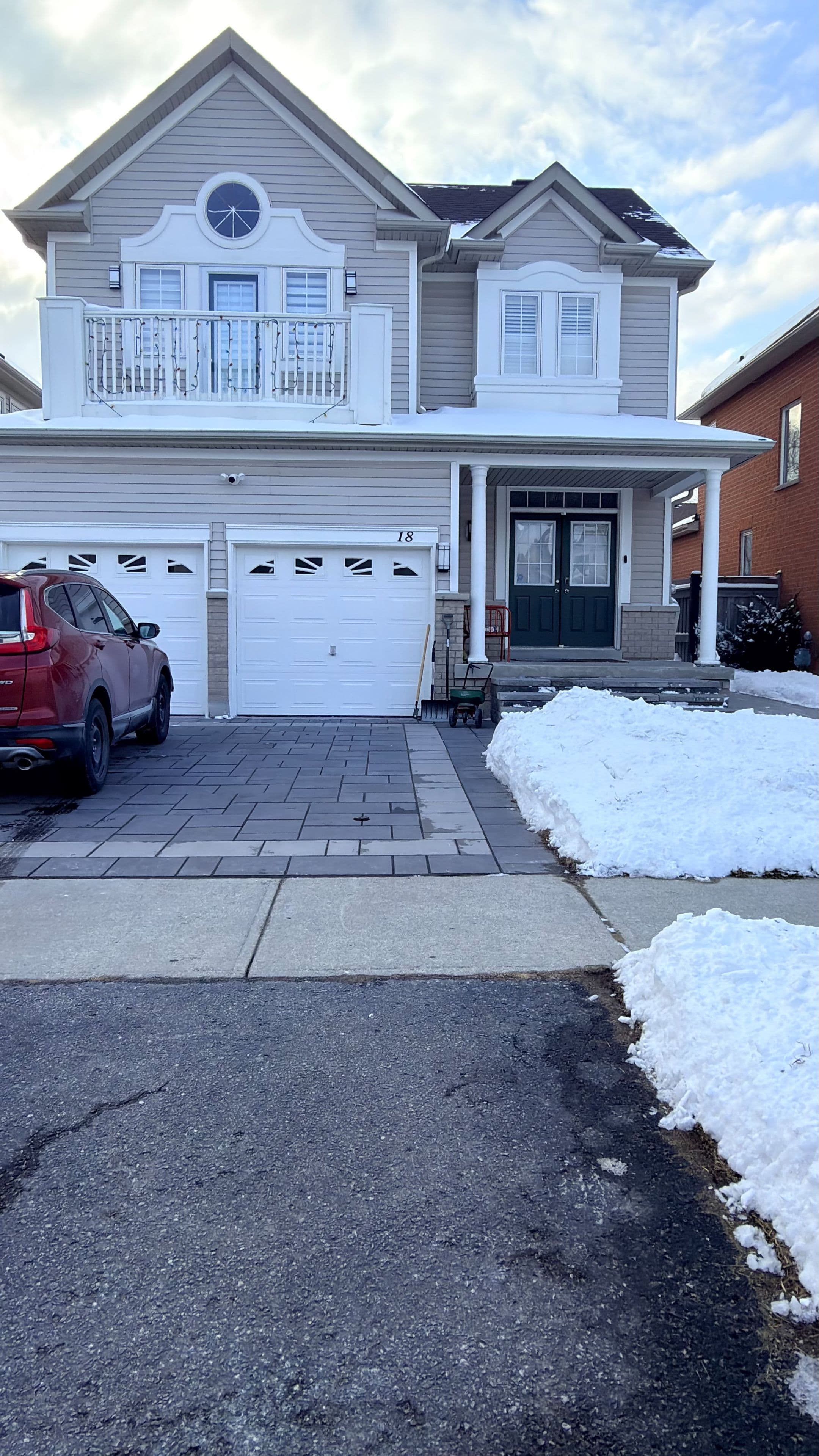 18 Lighthouse Street BSMT, Whitby, ON L1N 9N6